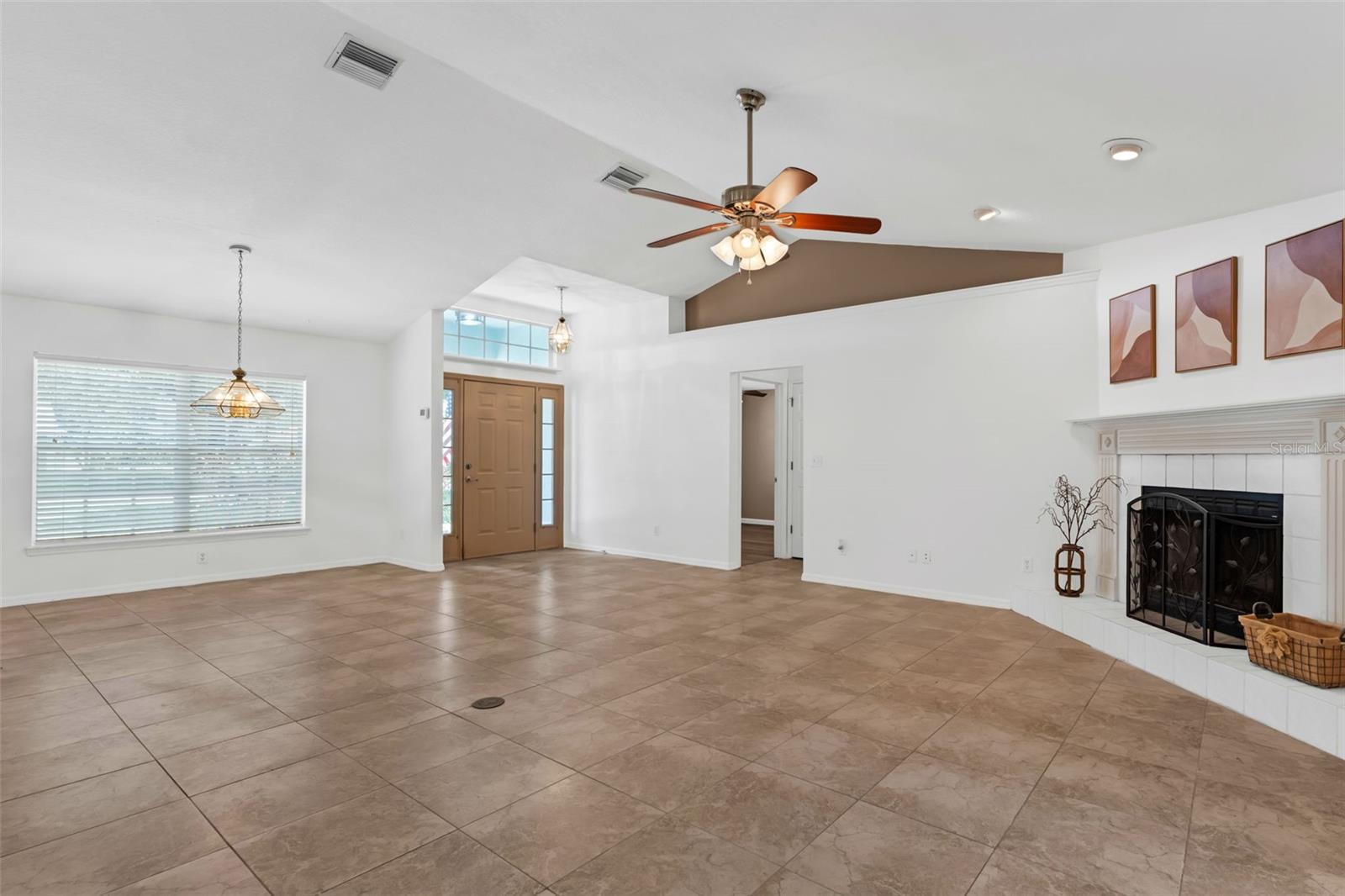 Image 10 of 44 For 10708 Lake Hill Drive