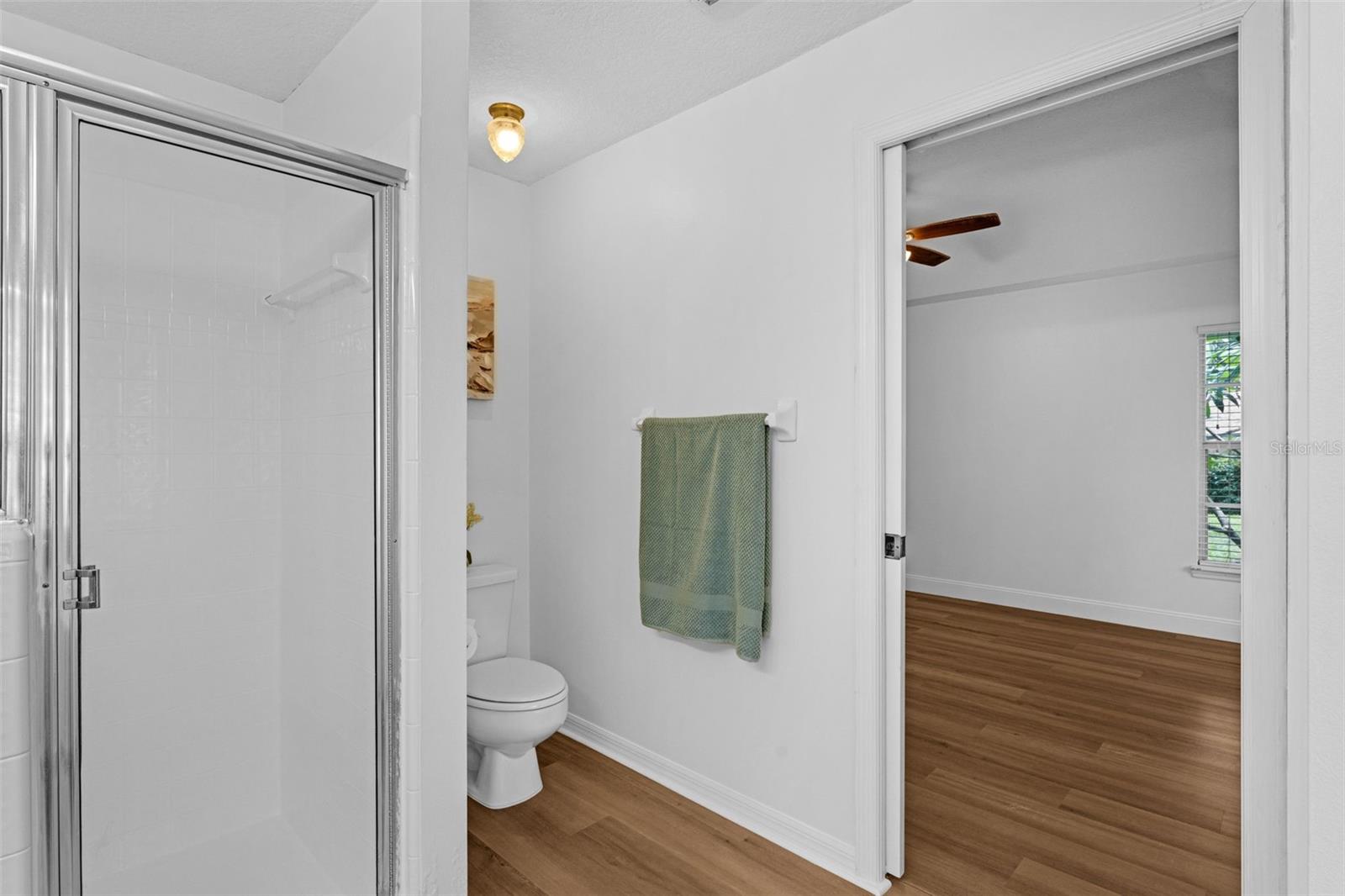 Image 17 of 44 For 10708 Lake Hill Drive