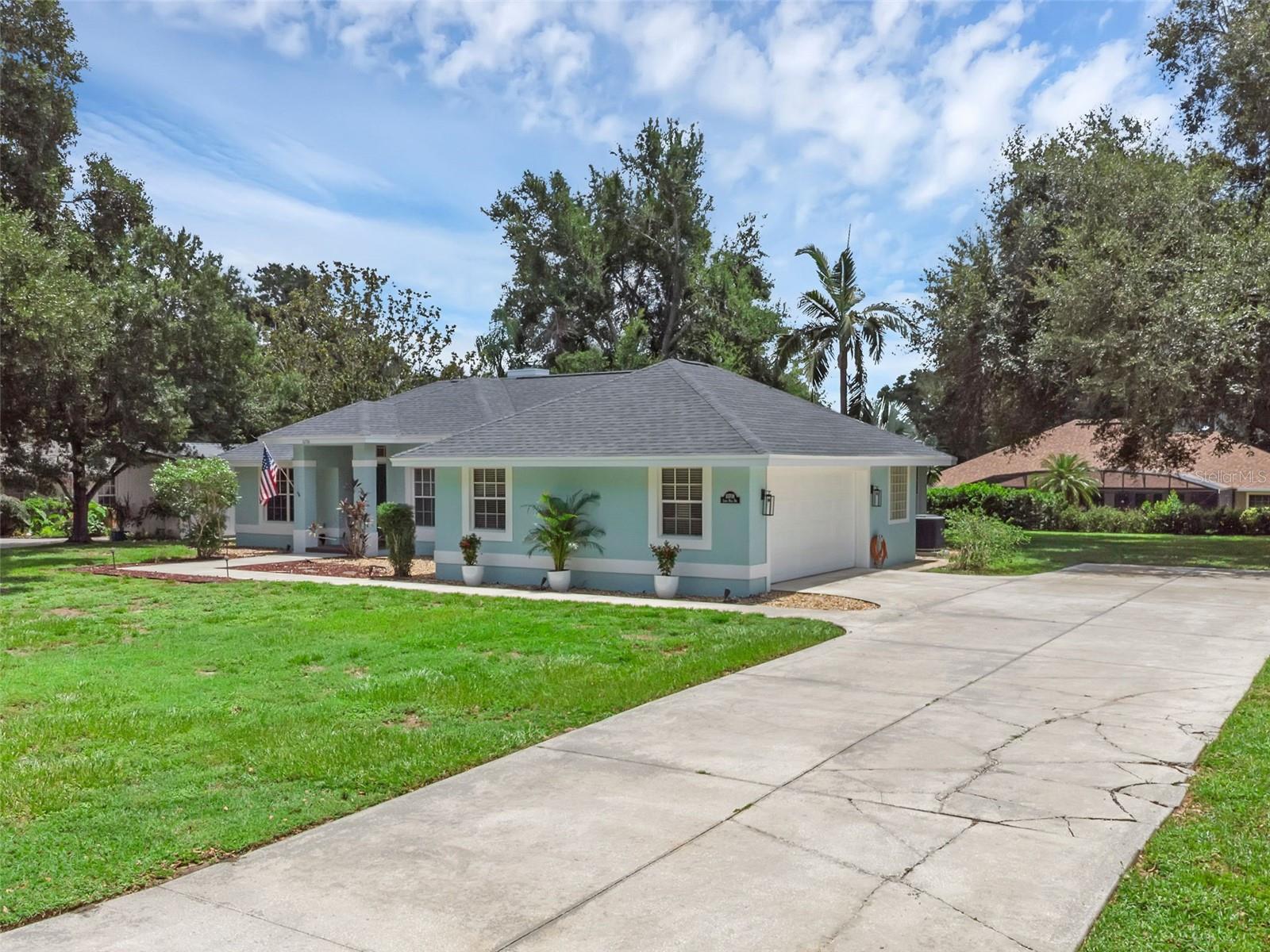 Image 2 of 44 For 10708 Lake Hill Drive