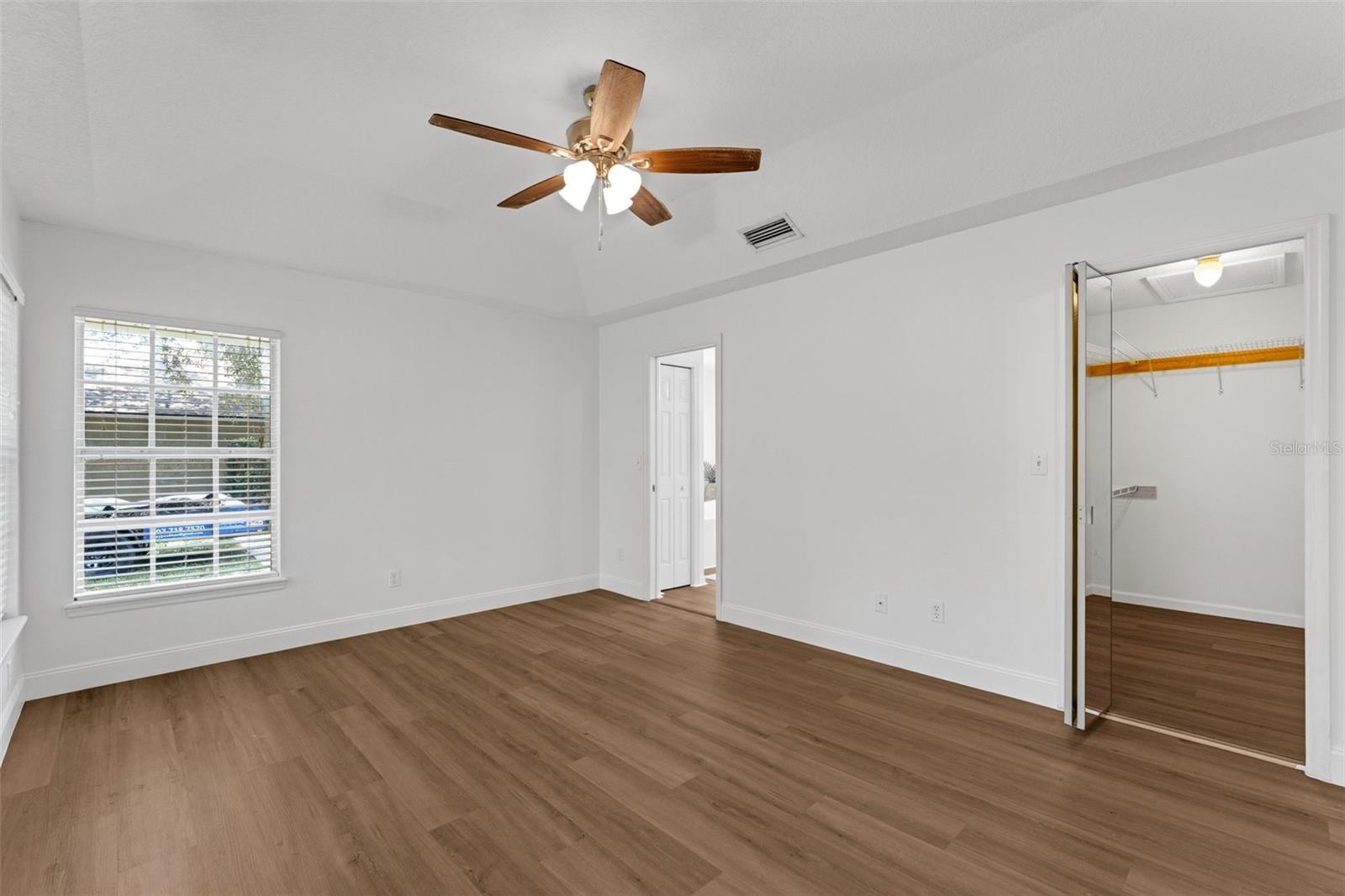 Image 20 of 44 For 10708 Lake Hill Drive