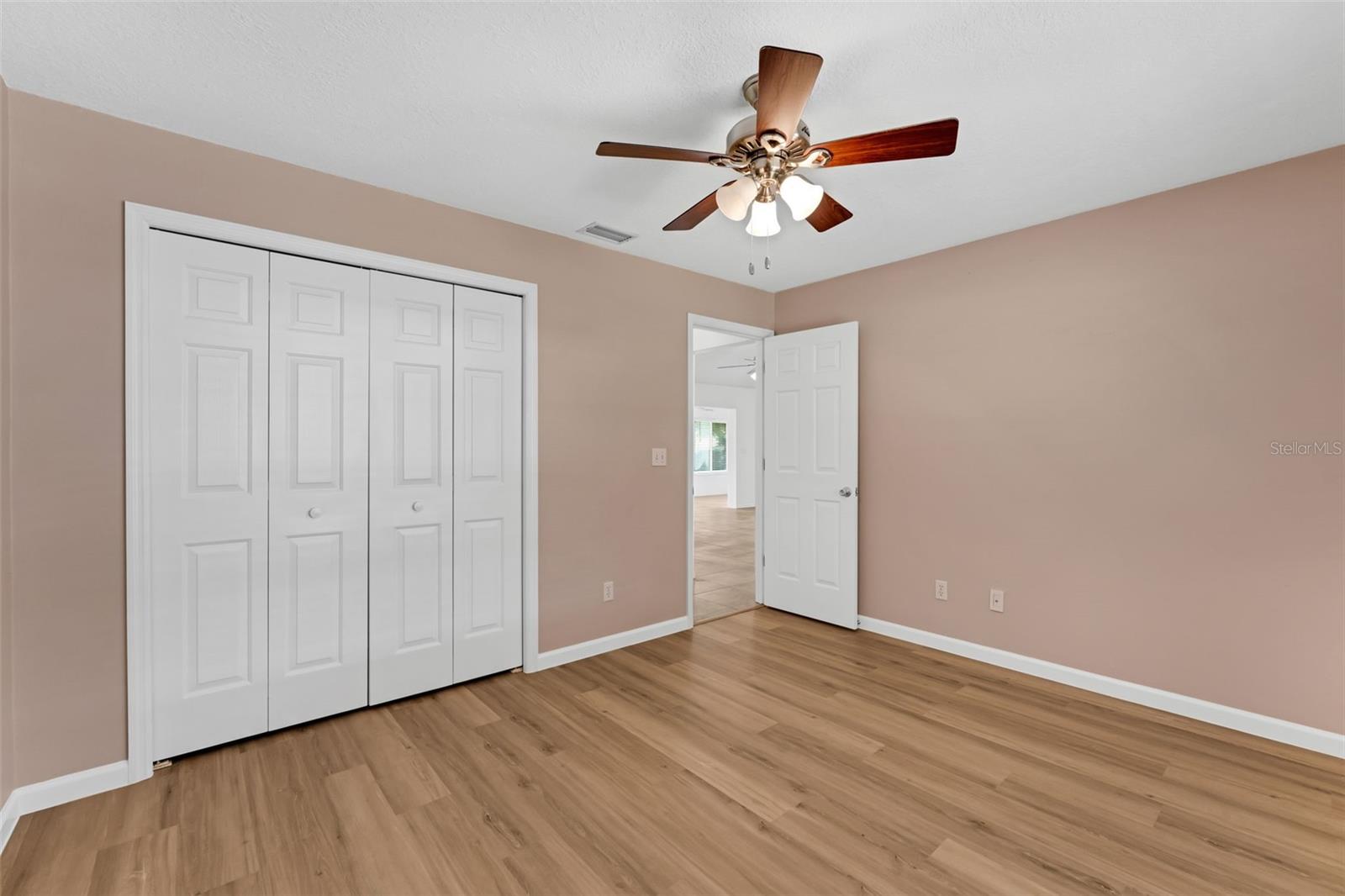 Image 22 of 44 For 10708 Lake Hill Drive
