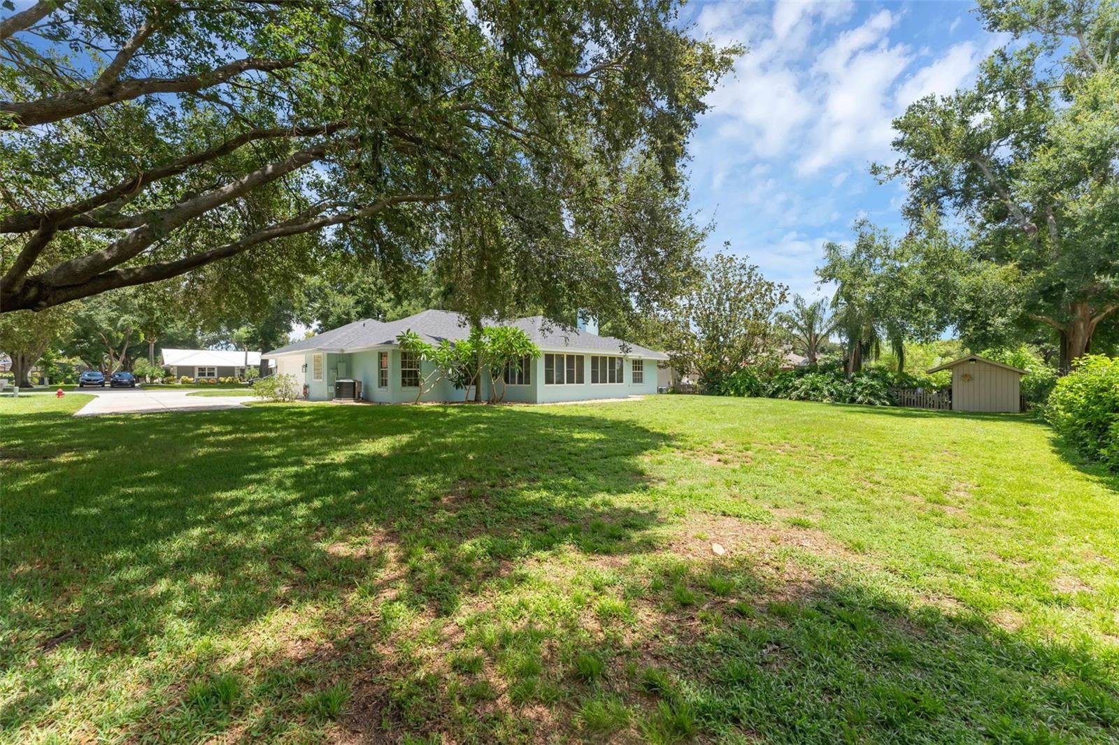 Image 33 of 44 For 10708 Lake Hill Drive