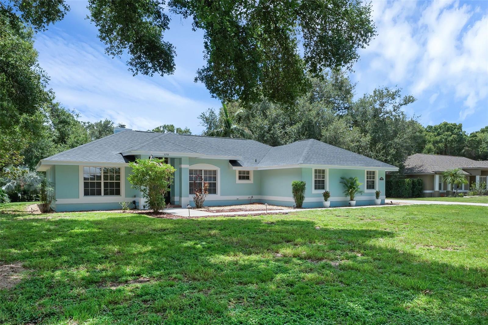 Image 4 of 44 For 10708 Lake Hill Drive