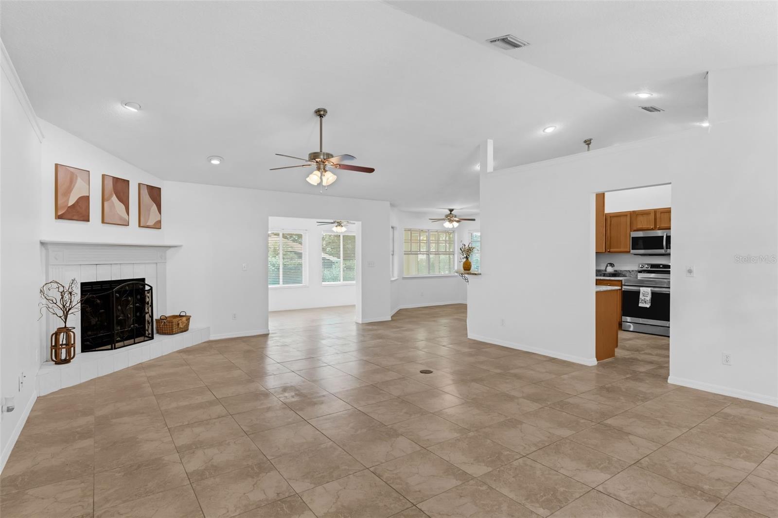 Image 8 of 44 For 10708 Lake Hill Drive
