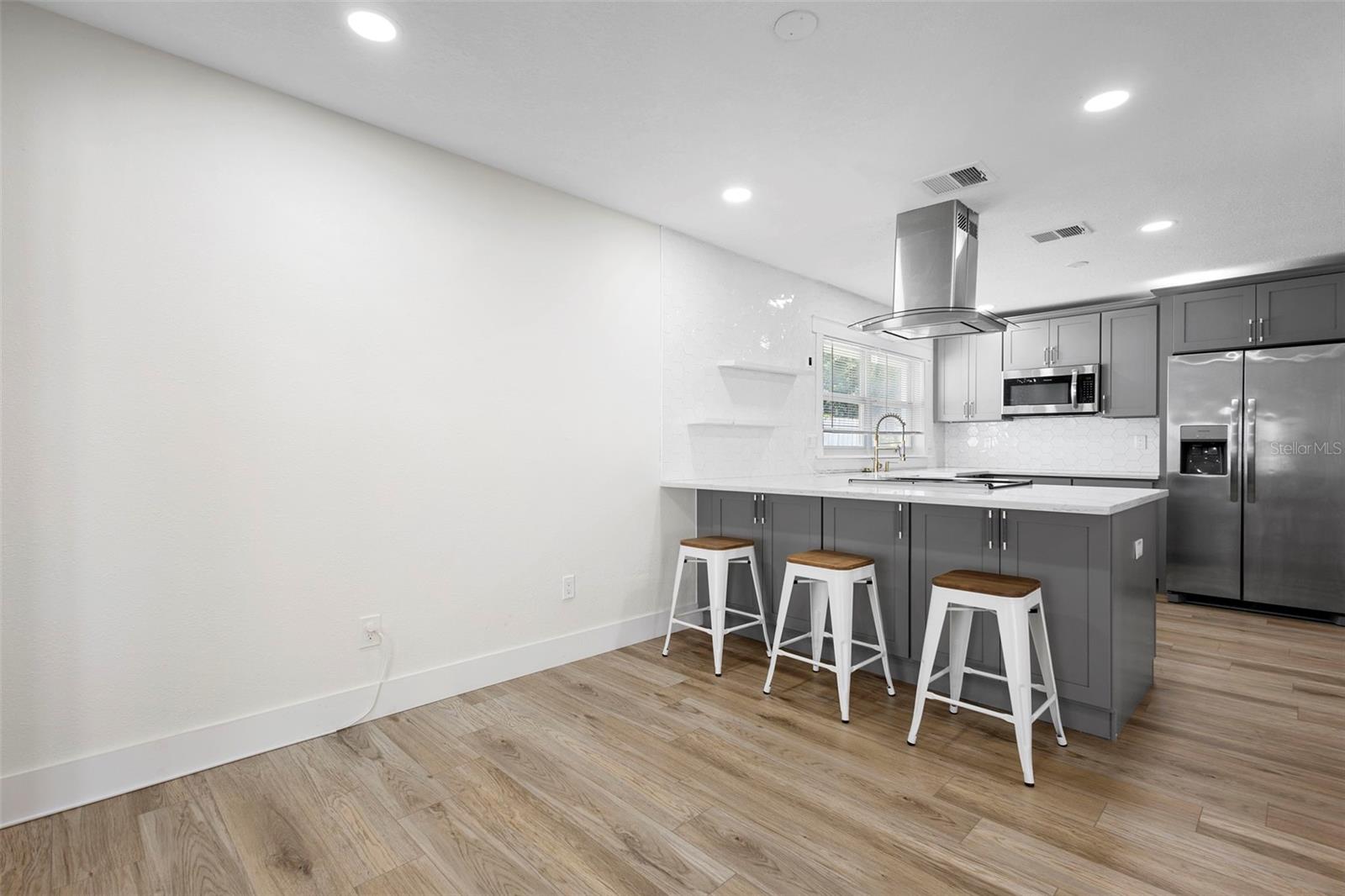 Image 10 of 40 For 5312 Newhall Avenue