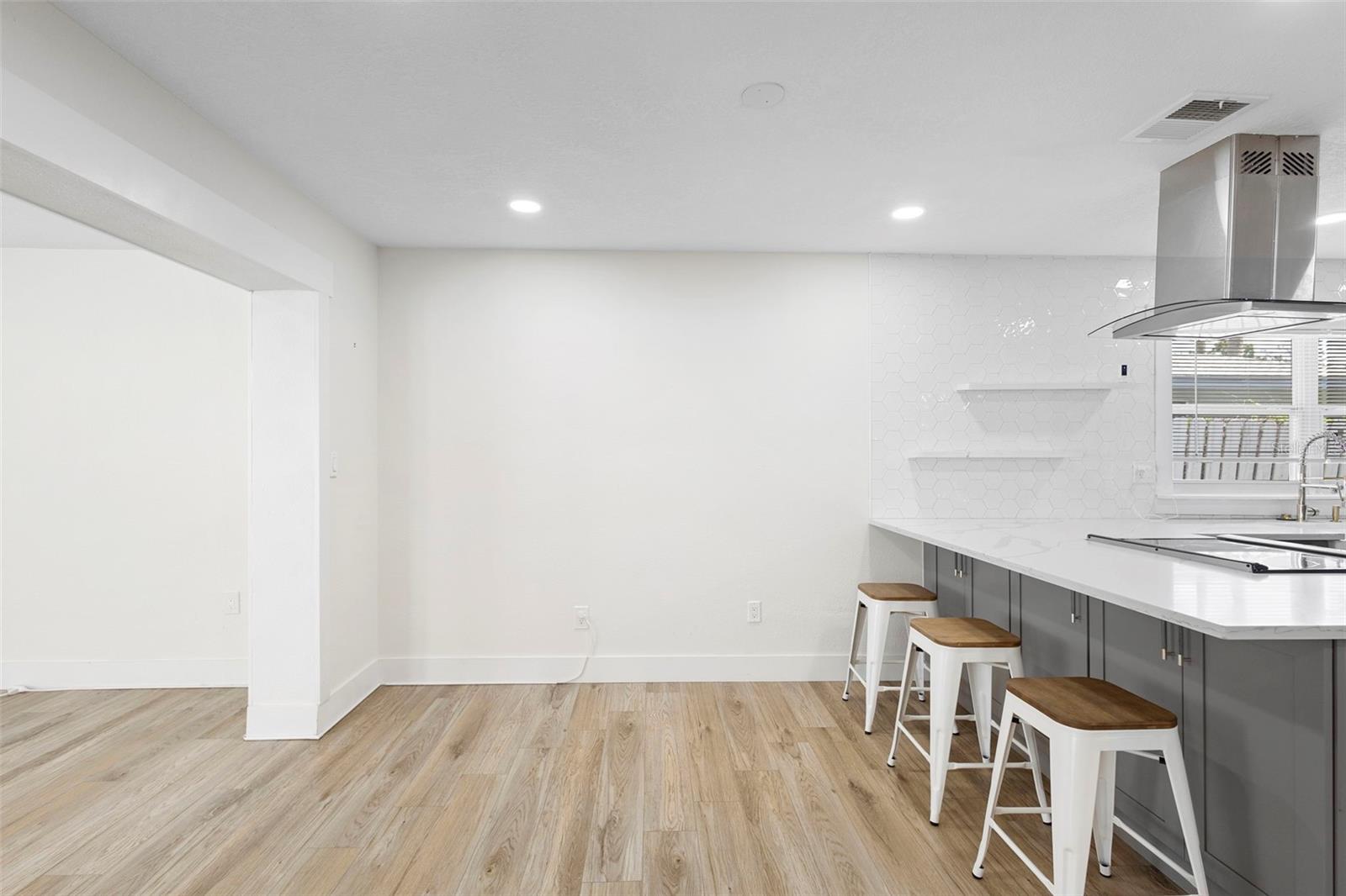 Image 11 of 40 For 5312 Newhall Avenue