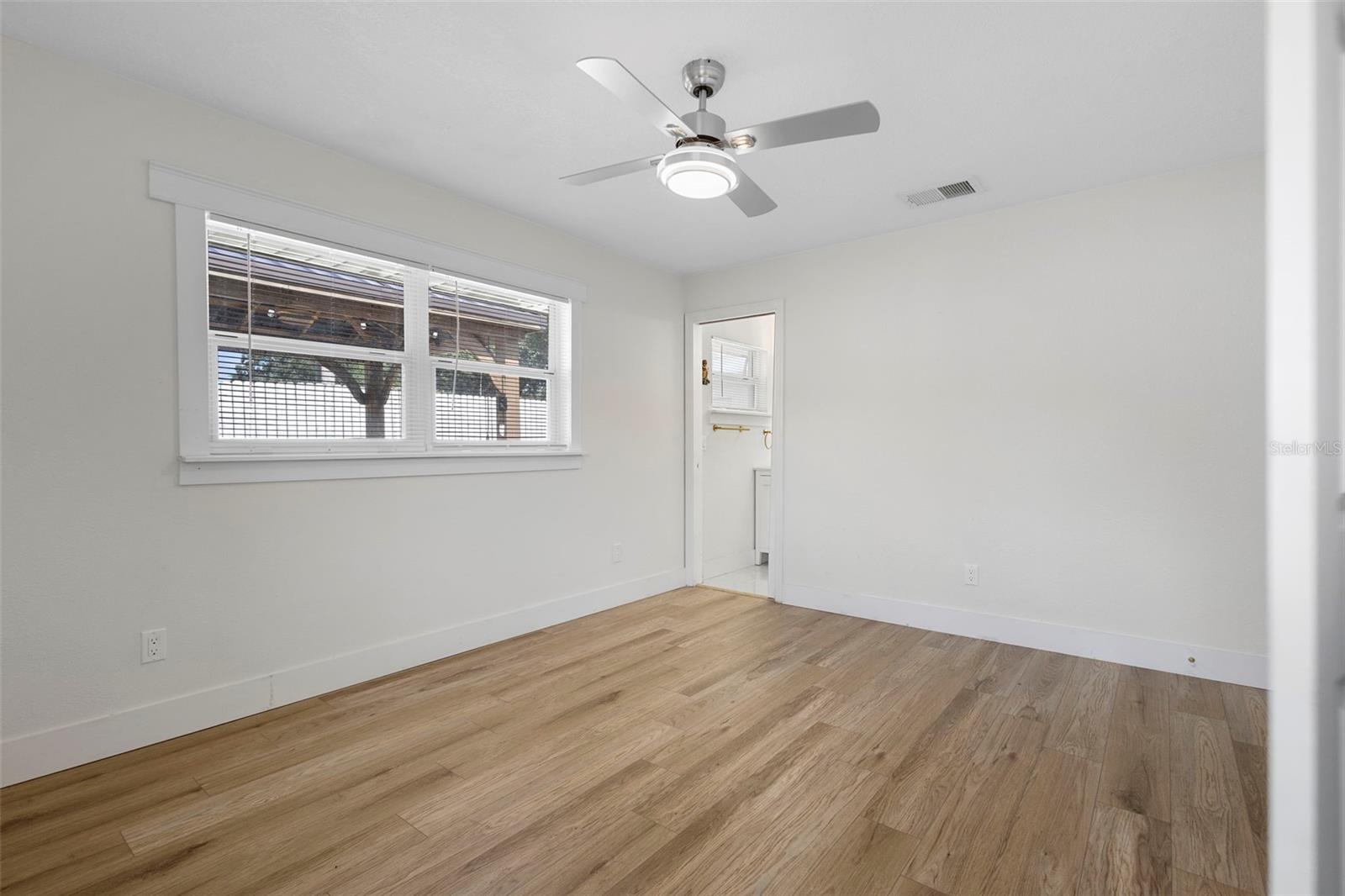 Image 16 of 40 For 5312 Newhall Avenue