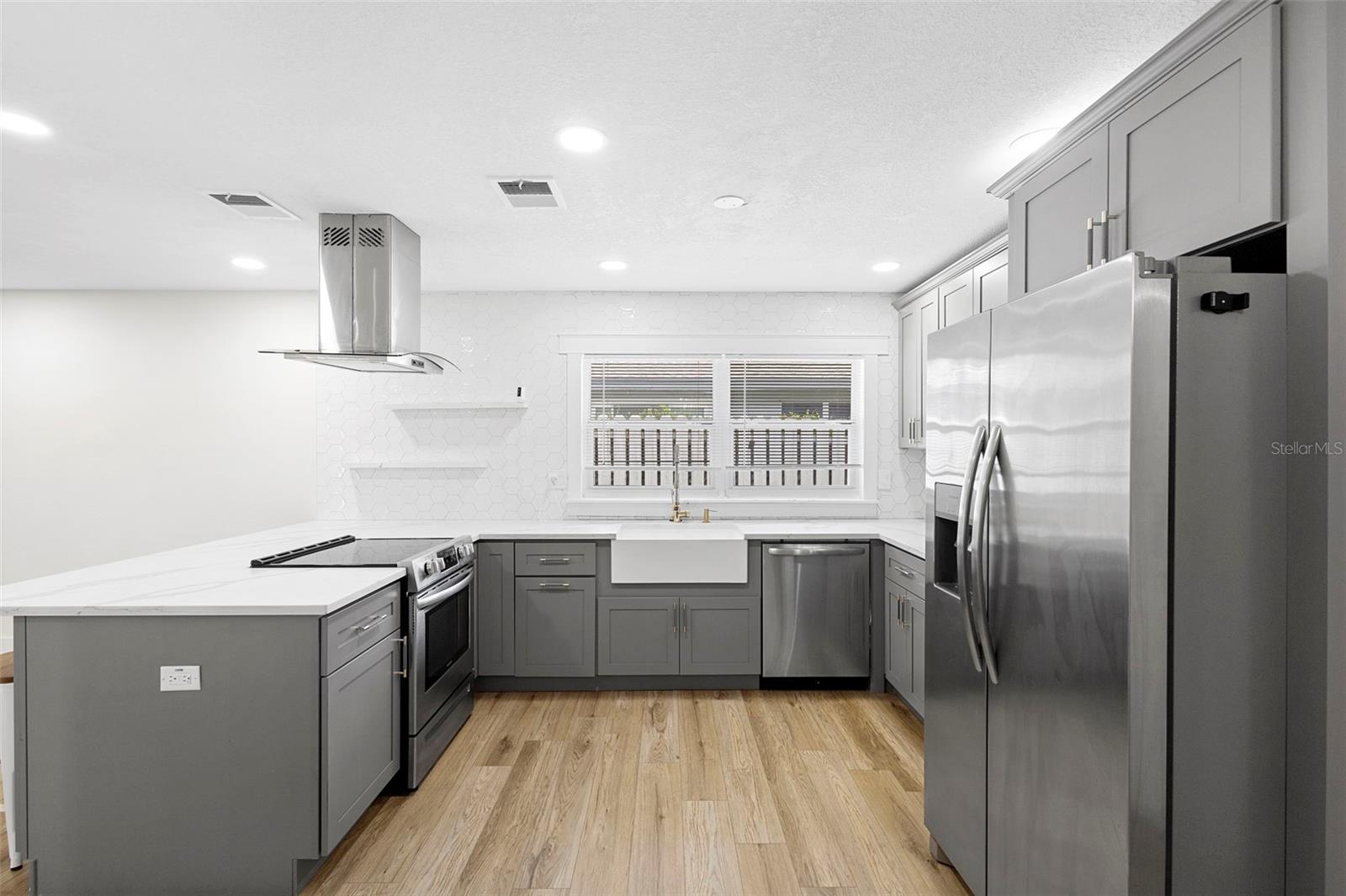 Image 32 of 40 For 5312 Newhall Avenue