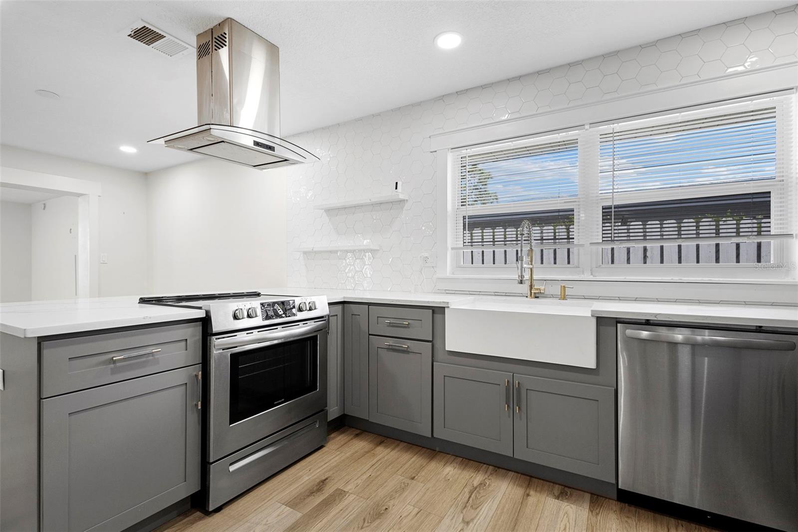 Image 6 of 40 For 5312 Newhall Avenue
