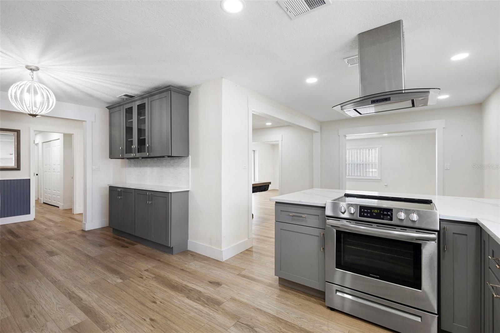 Image 8 of 40 For 5312 Newhall Avenue