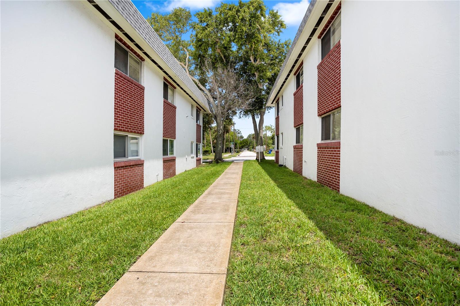 Image 27 of 33 For 303 Ridge Boulevard 110