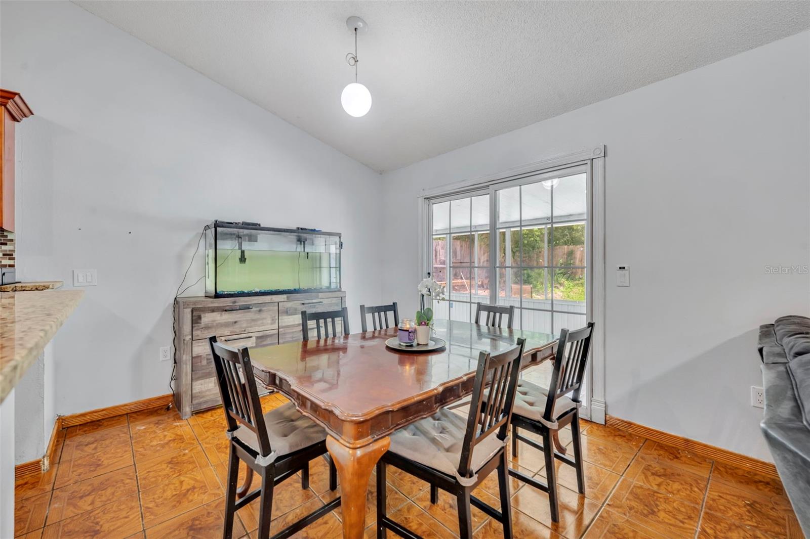 Image 11 of 39 For 725 9th Street