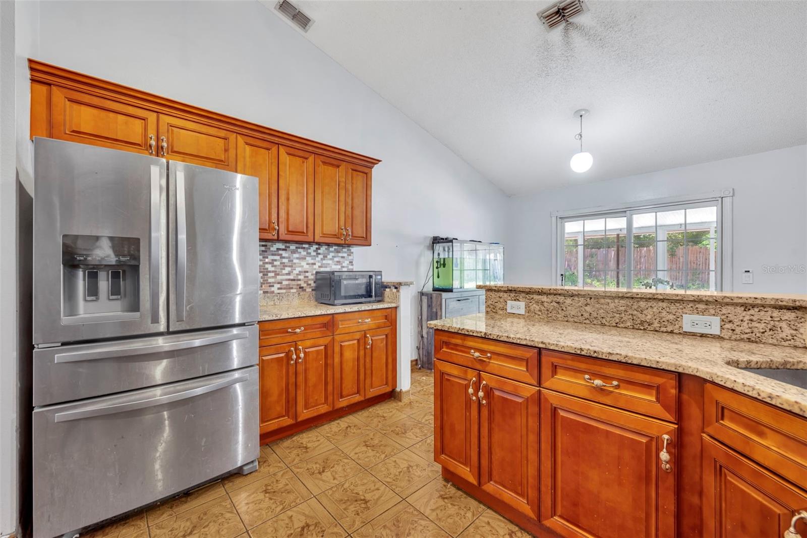 Image 17 of 39 For 725 9th Street
