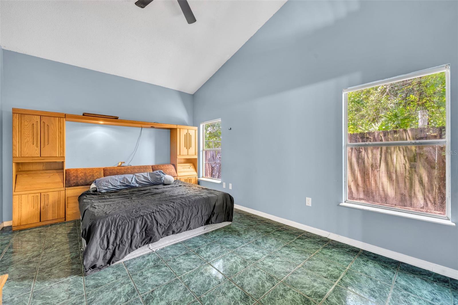 Image 21 of 39 For 725 9th Street