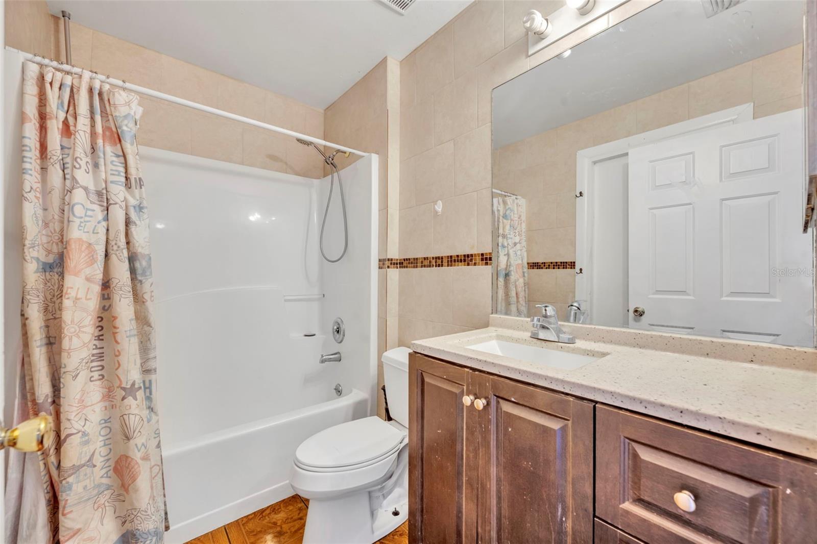 Image 27 of 39 For 725 9th Street