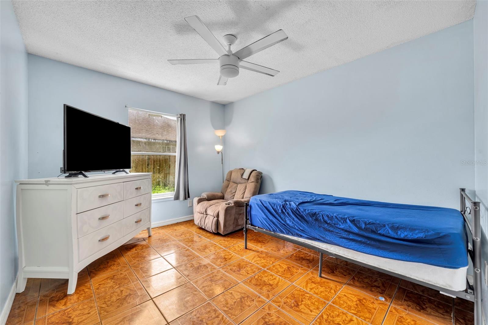 Image 28 of 39 For 725 9th Street