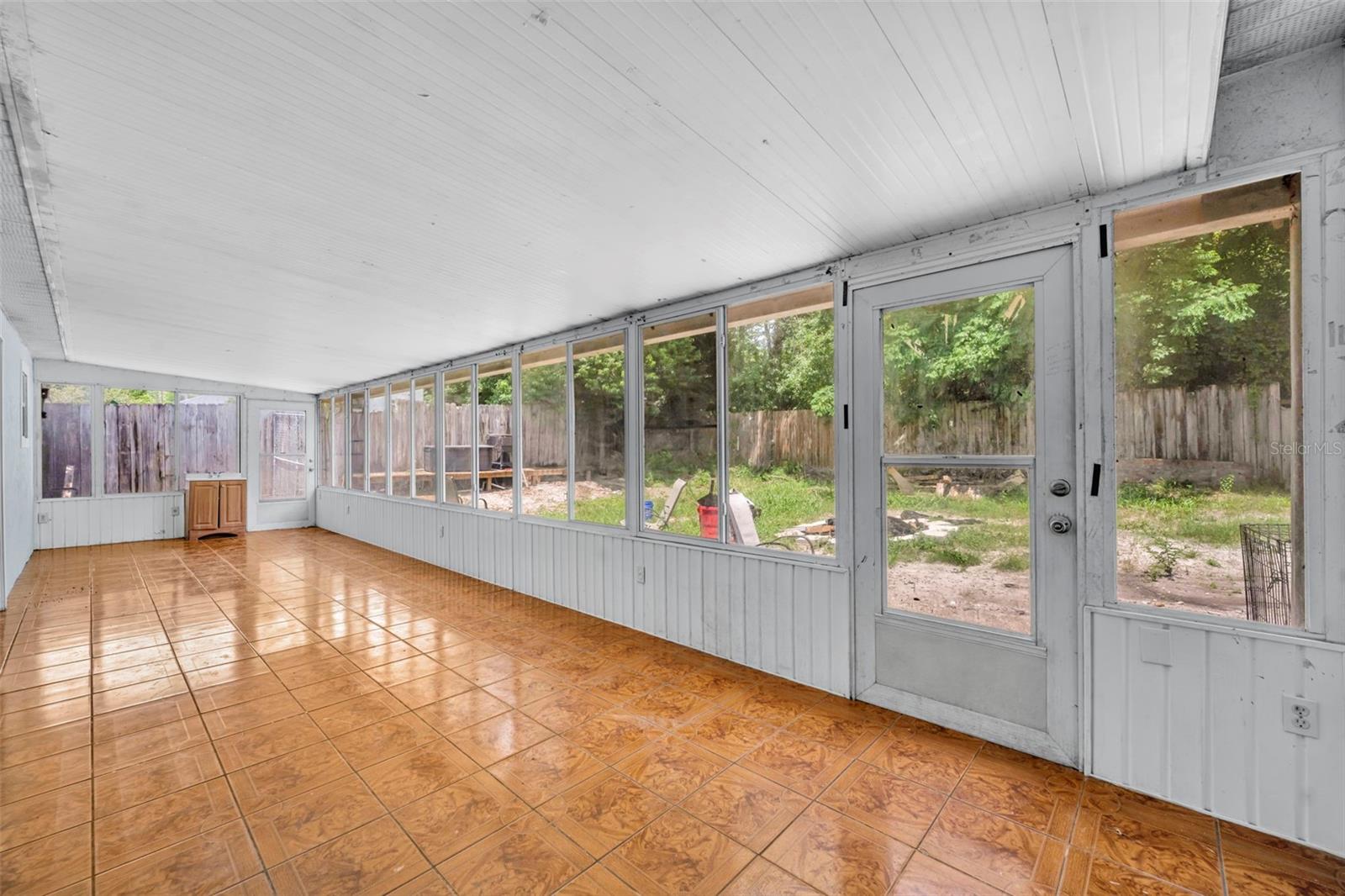 Image 29 of 39 For 725 9th Street