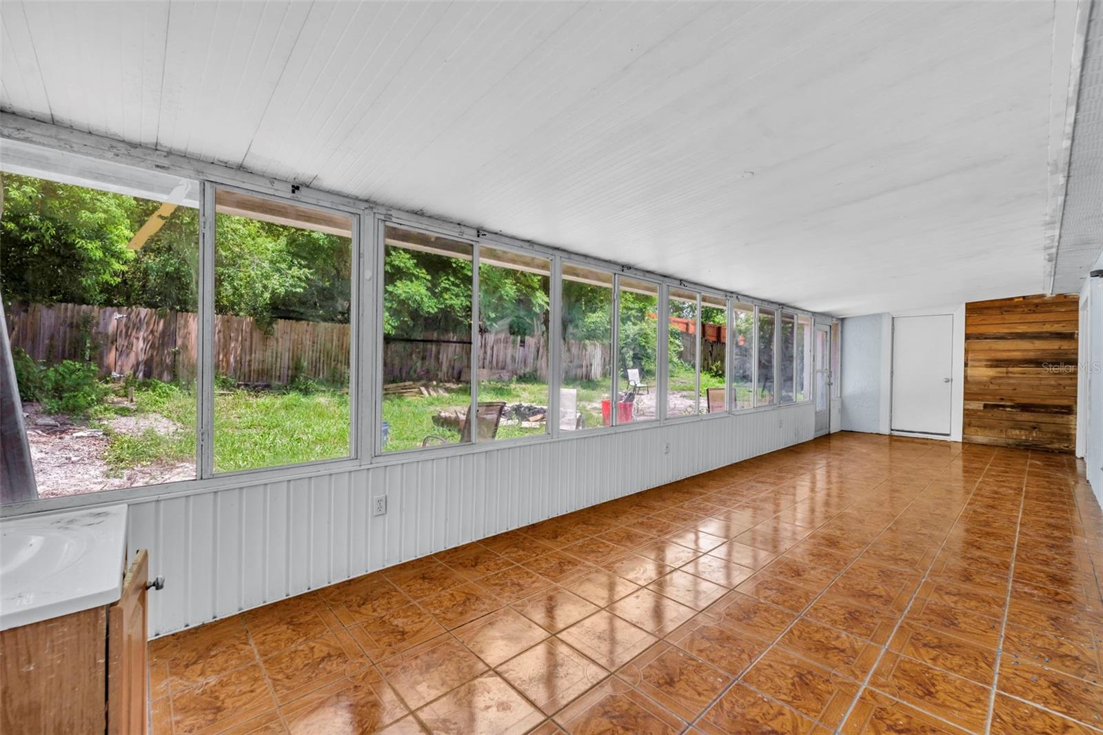 Image 30 of 39 For 725 9th Street
