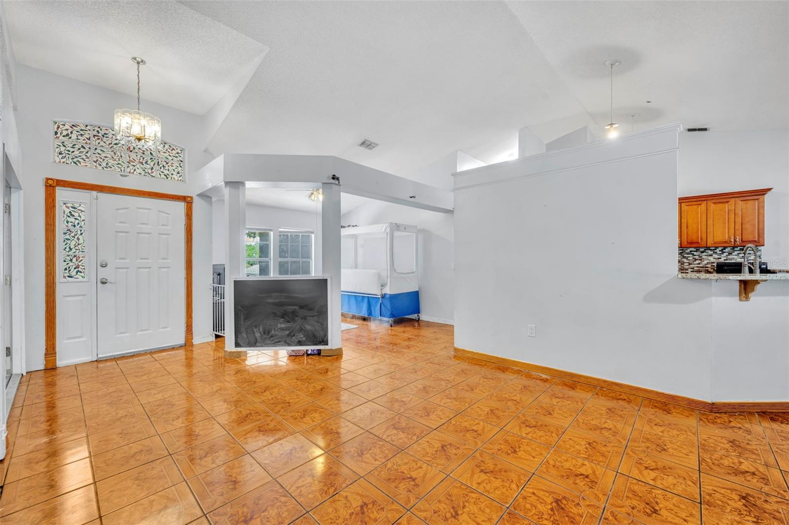 Image 6 of 39 For 725 9th Street