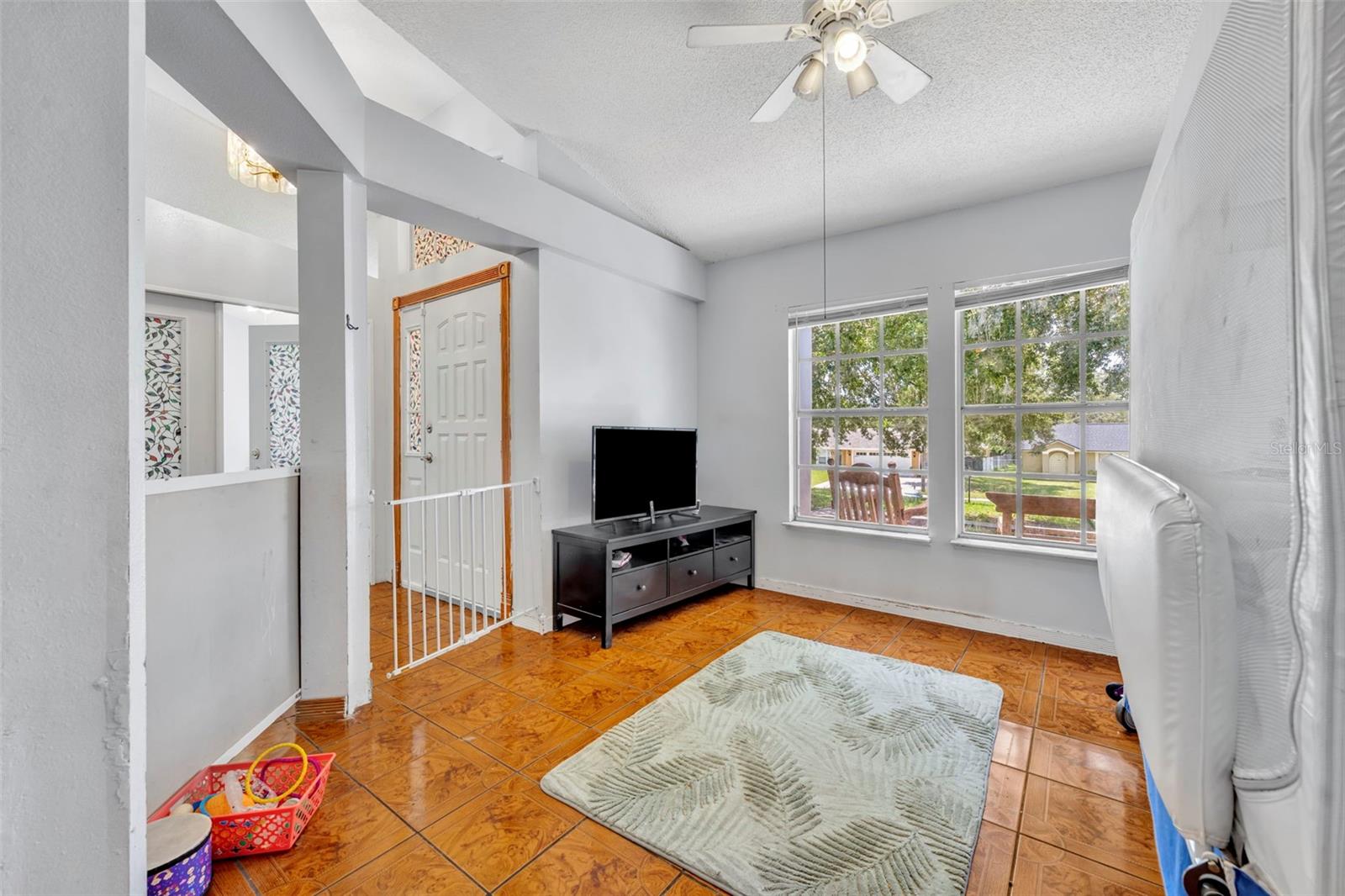 Image 7 of 39 For 725 9th Street