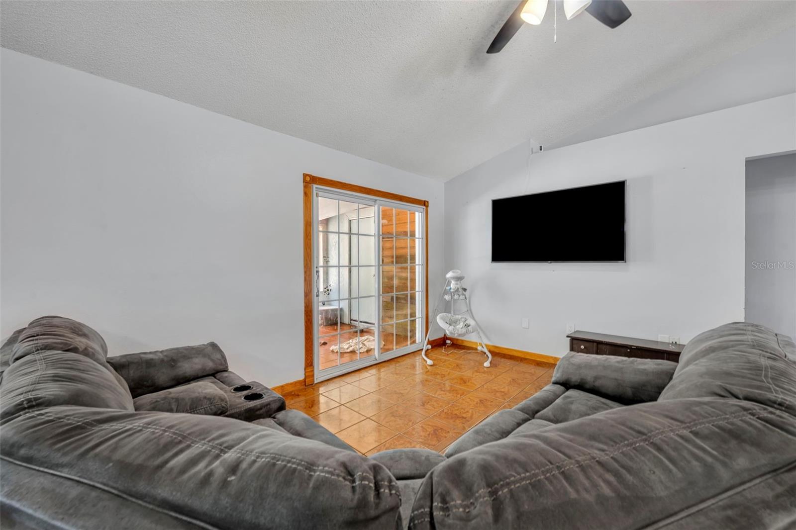 Image 9 of 39 For 725 9th Street