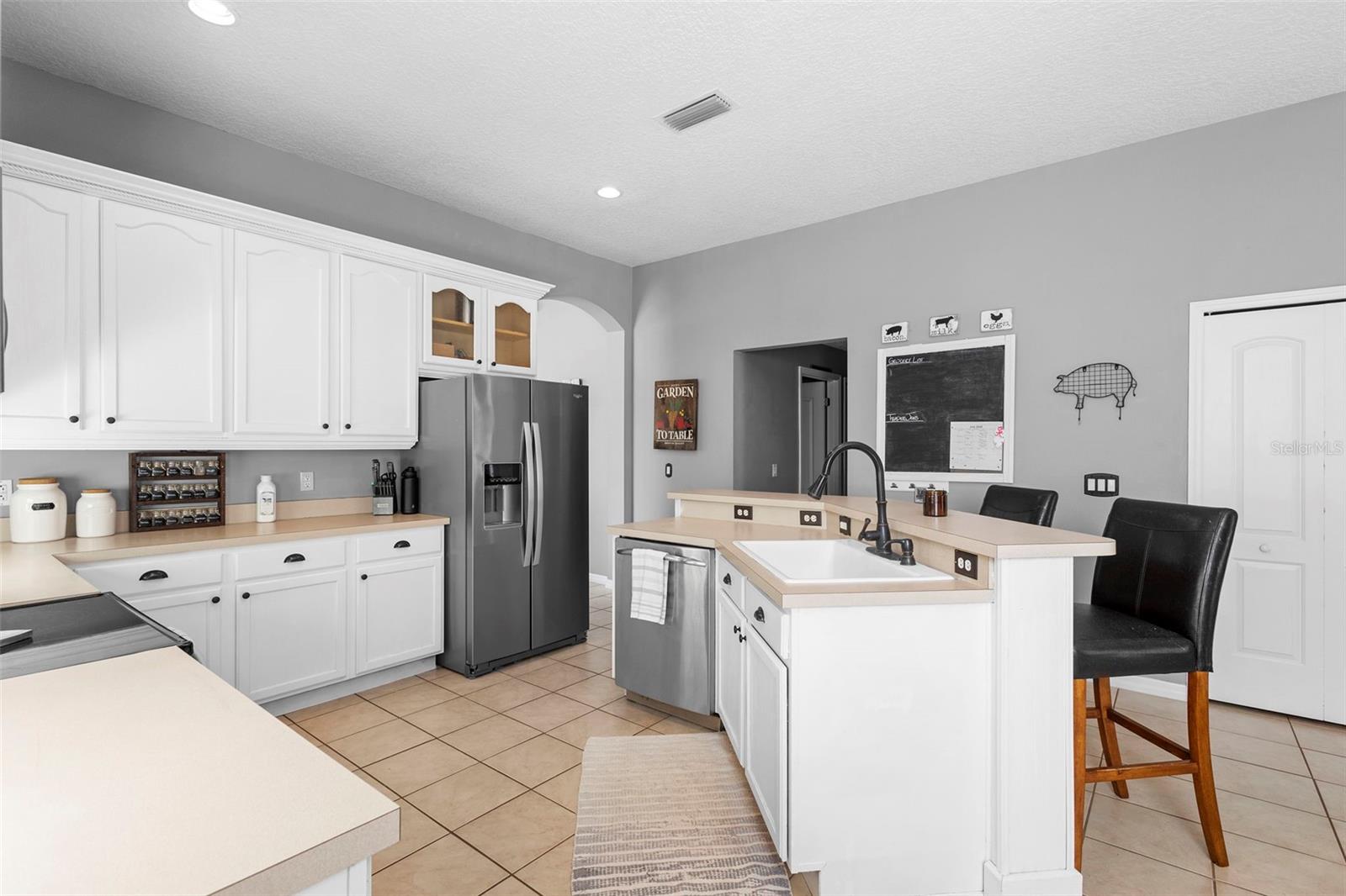 Image 10 of 38 For 142 Spring Glen Drive