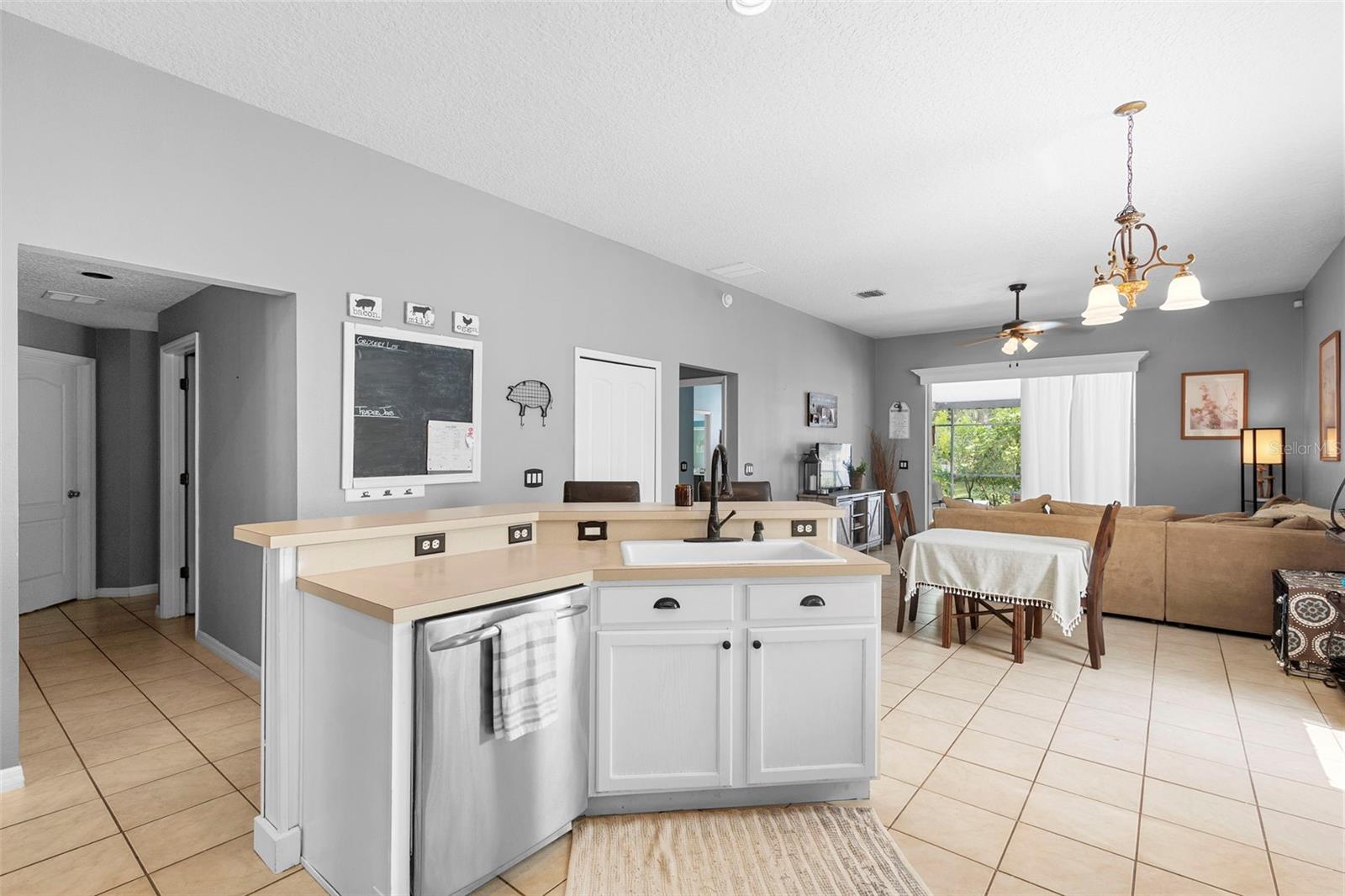 Image 11 of 38 For 142 Spring Glen Drive