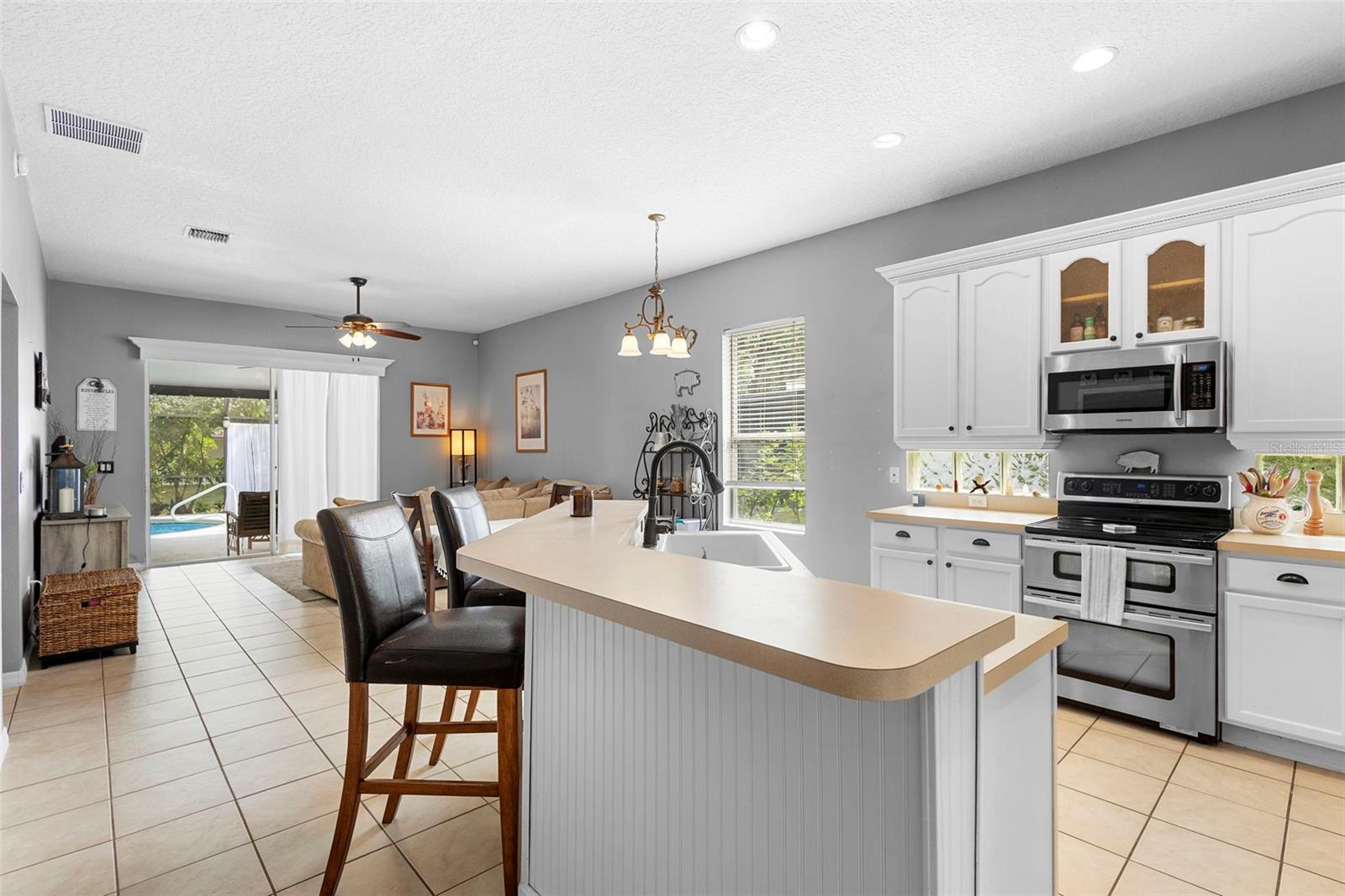 Image 12 of 38 For 142 Spring Glen Drive
