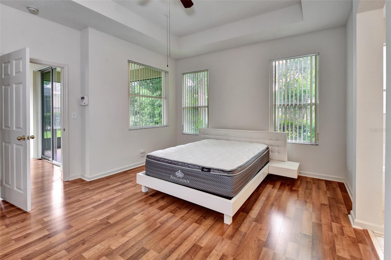 Image 10 of 29 For 105 Ridgeway Boulevard