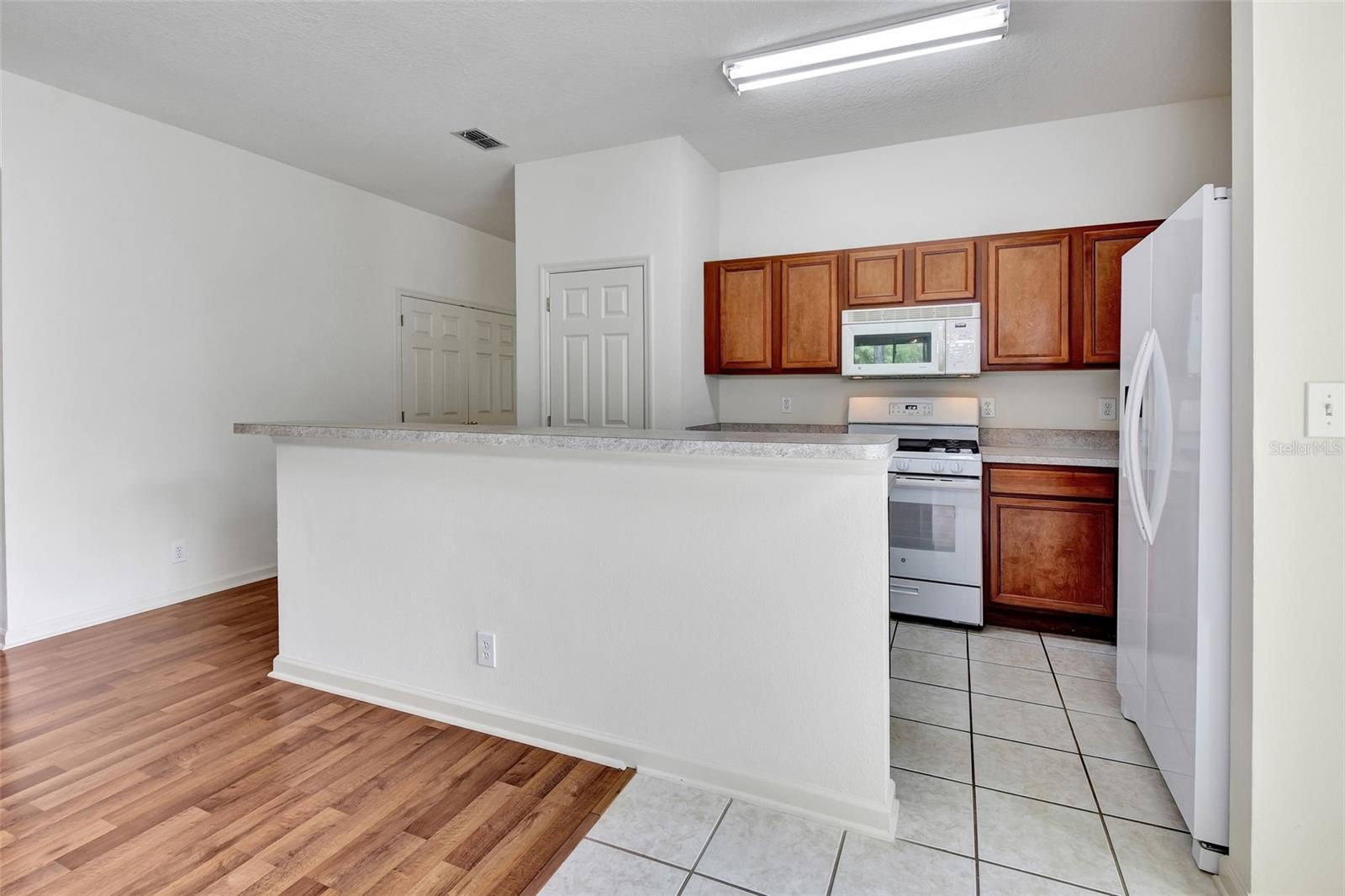 Image 7 of 29 For 105 Ridgeway Boulevard