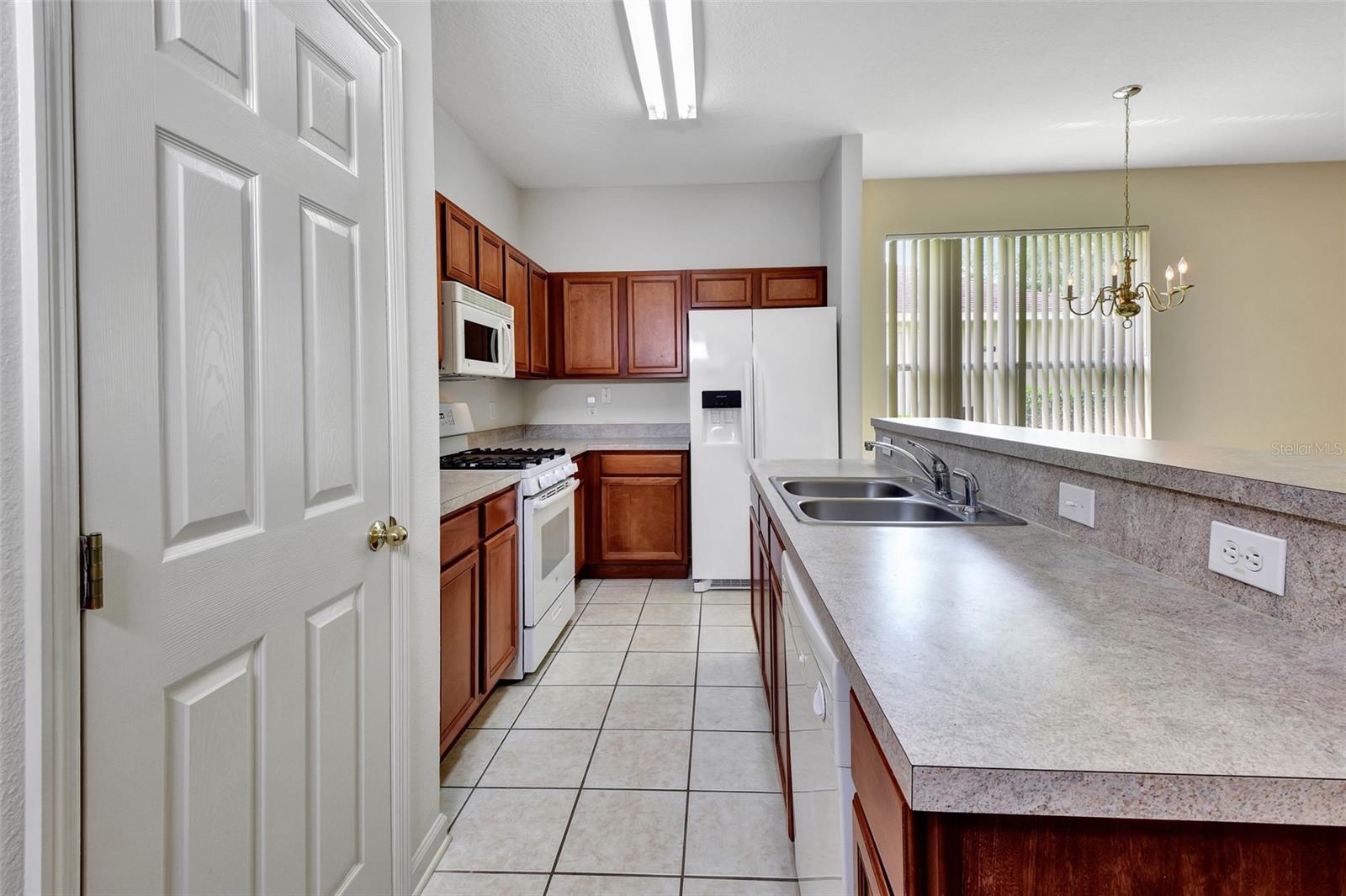 Image 8 of 29 For 105 Ridgeway Boulevard
