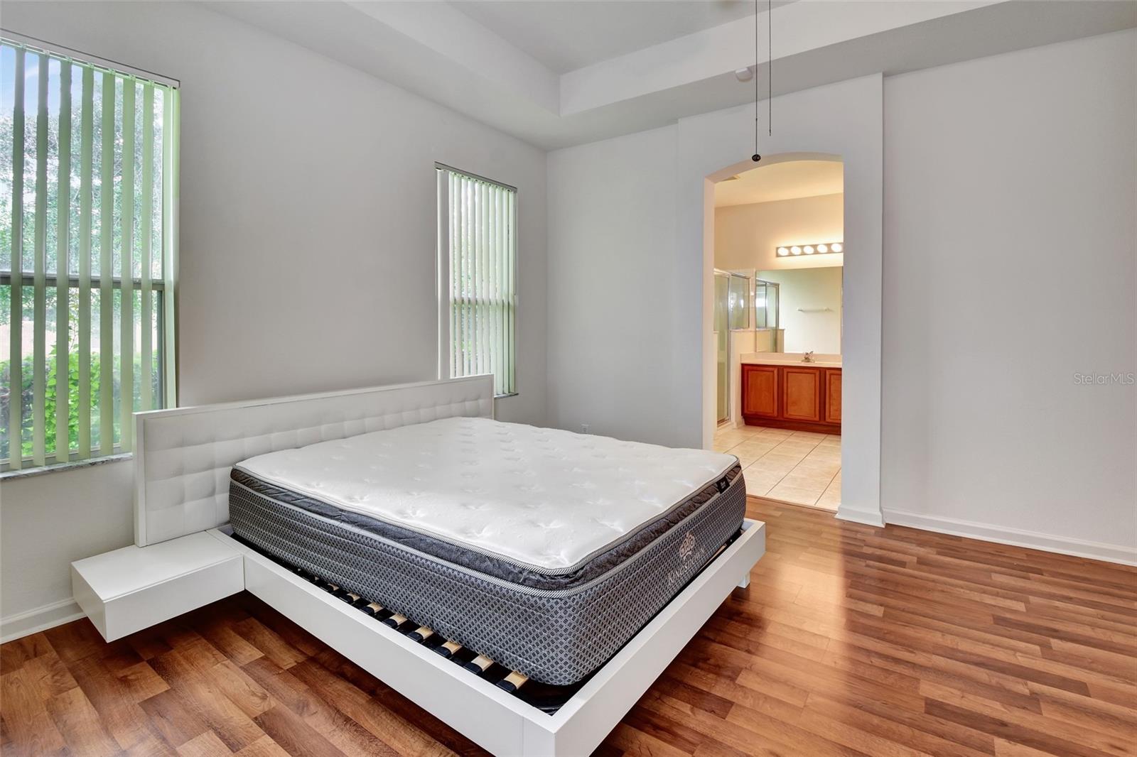 Image 9 of 29 For 105 Ridgeway Boulevard