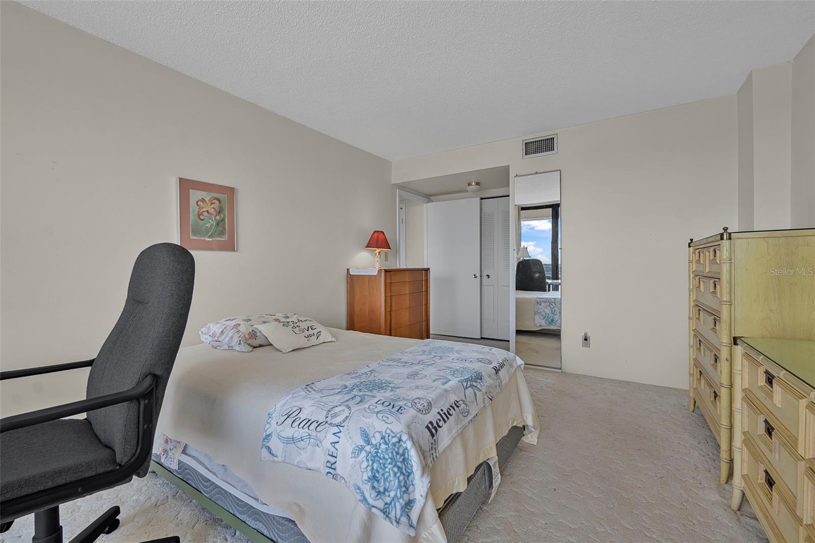 Image 14 of 55 For 2900 Atlantic Avenue 1405