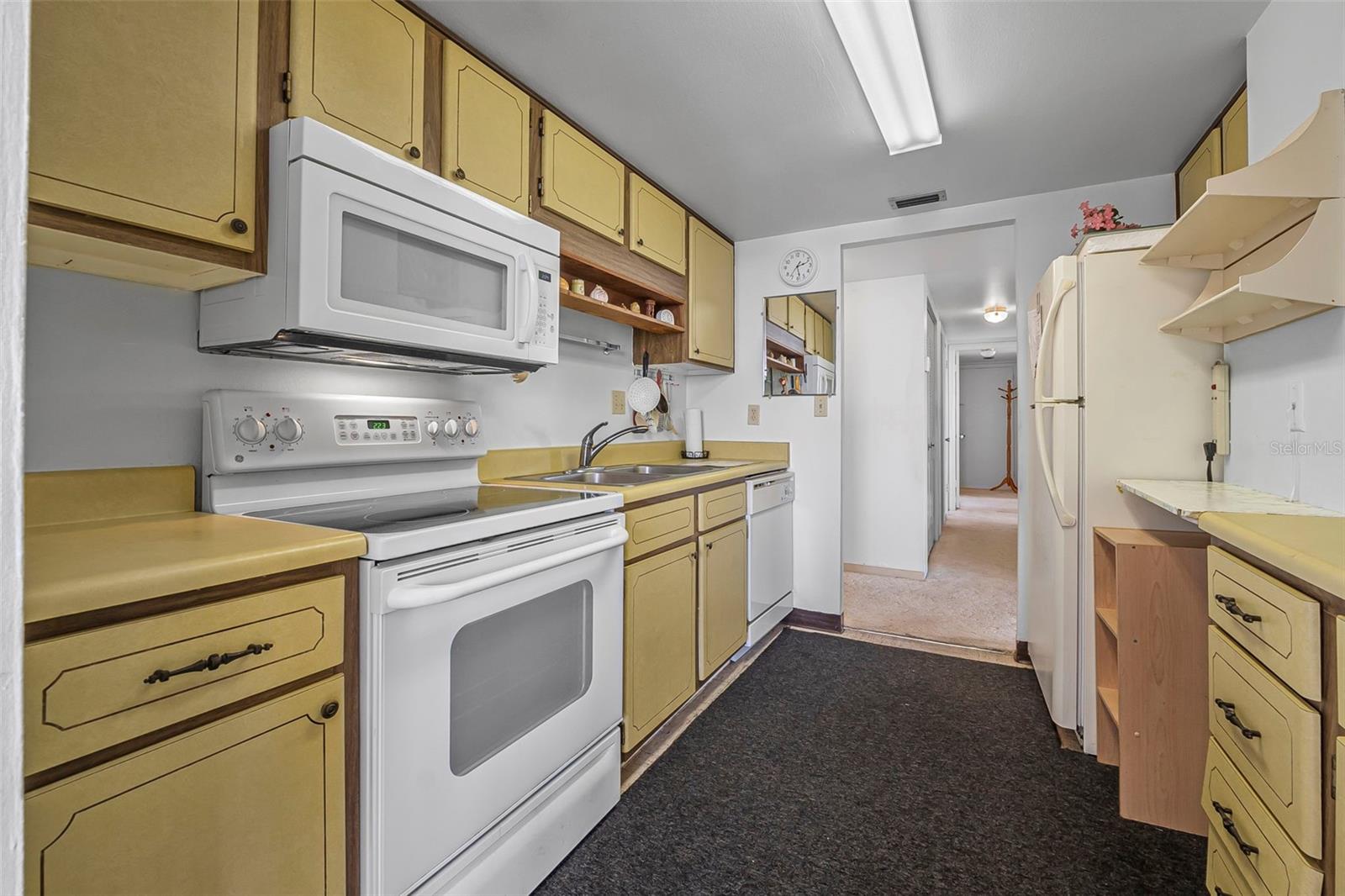 Image 22 of 55 For 2900 Atlantic Avenue 1405