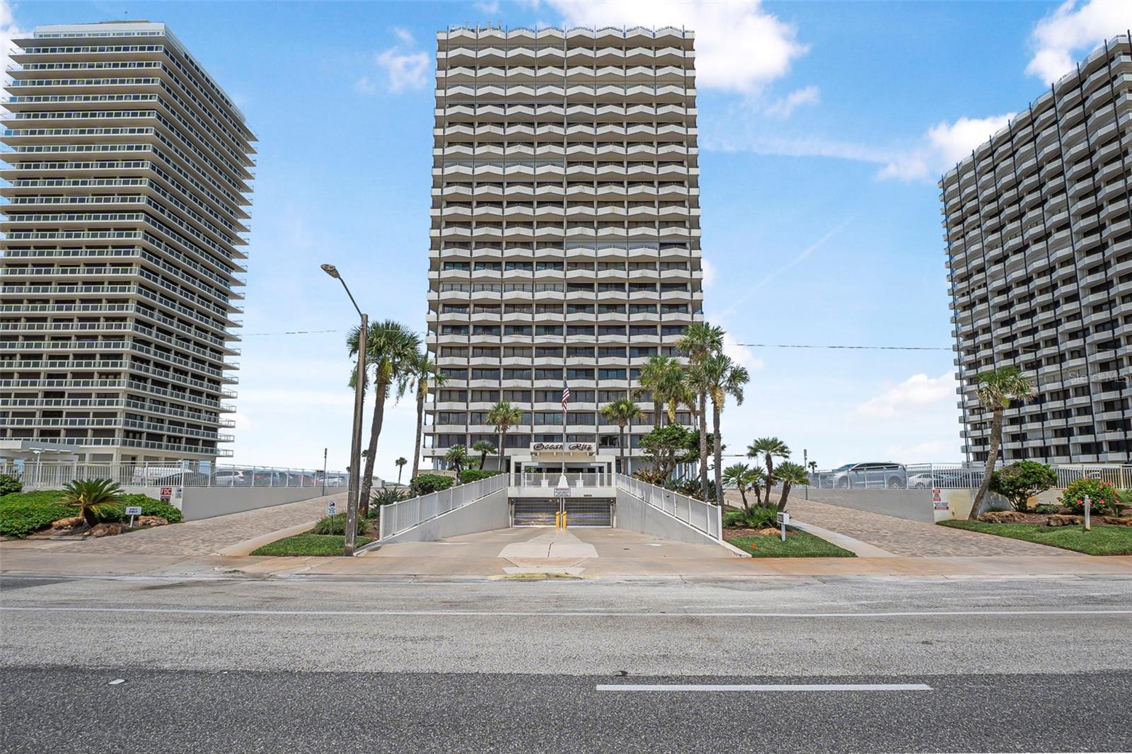 Image 36 of 55 For 2900 Atlantic Avenue 1405