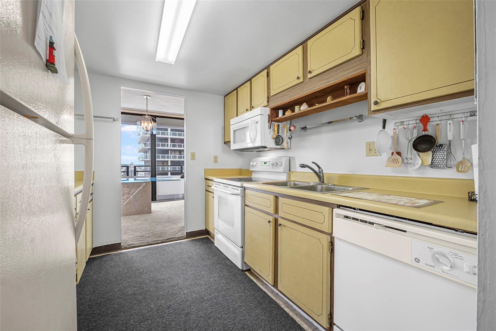 Image 5 of 55 For 2900 Atlantic Avenue 1405