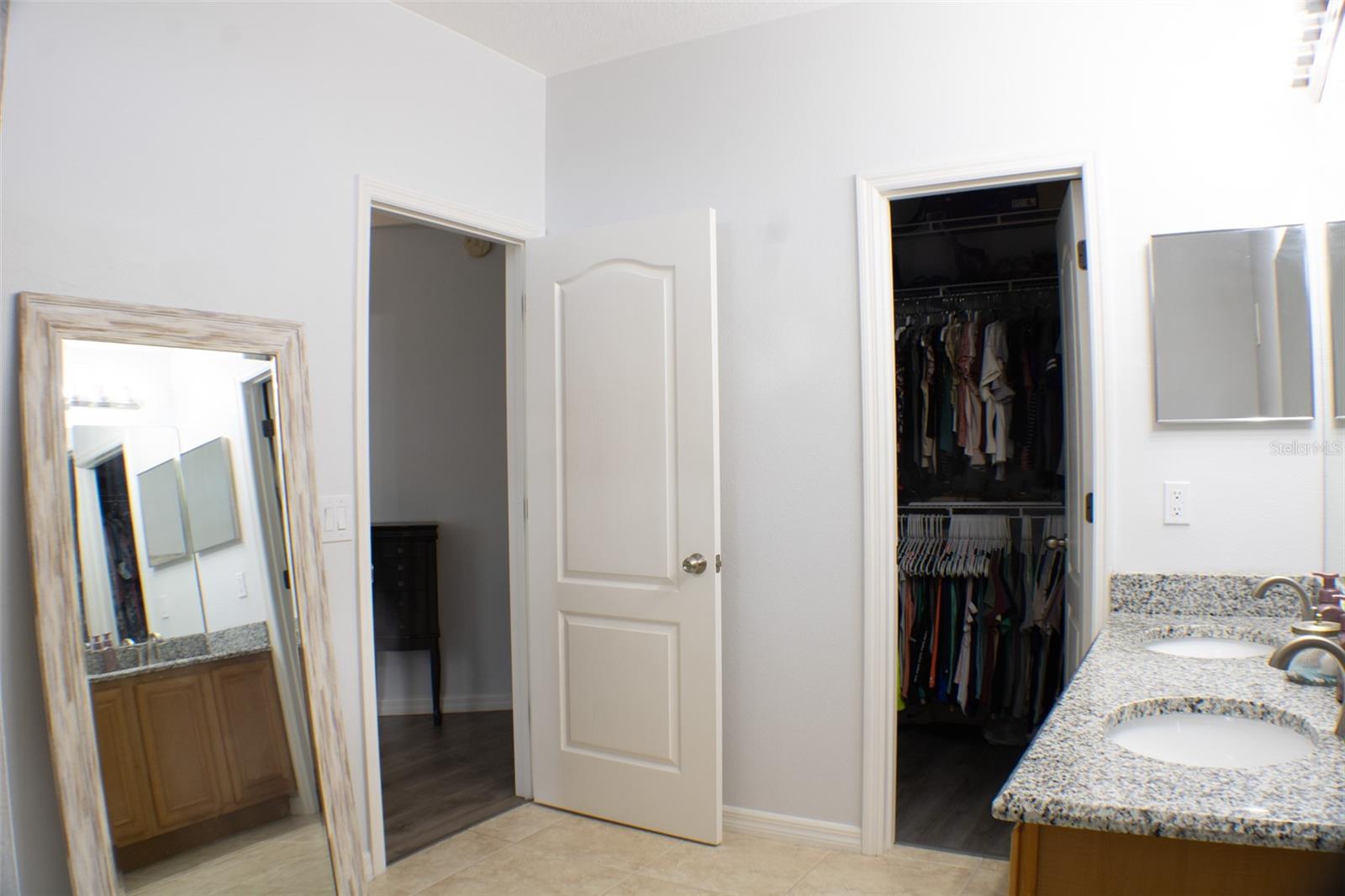 Image 24 of 41 For 2341 Betsy Ross Lane 19-c