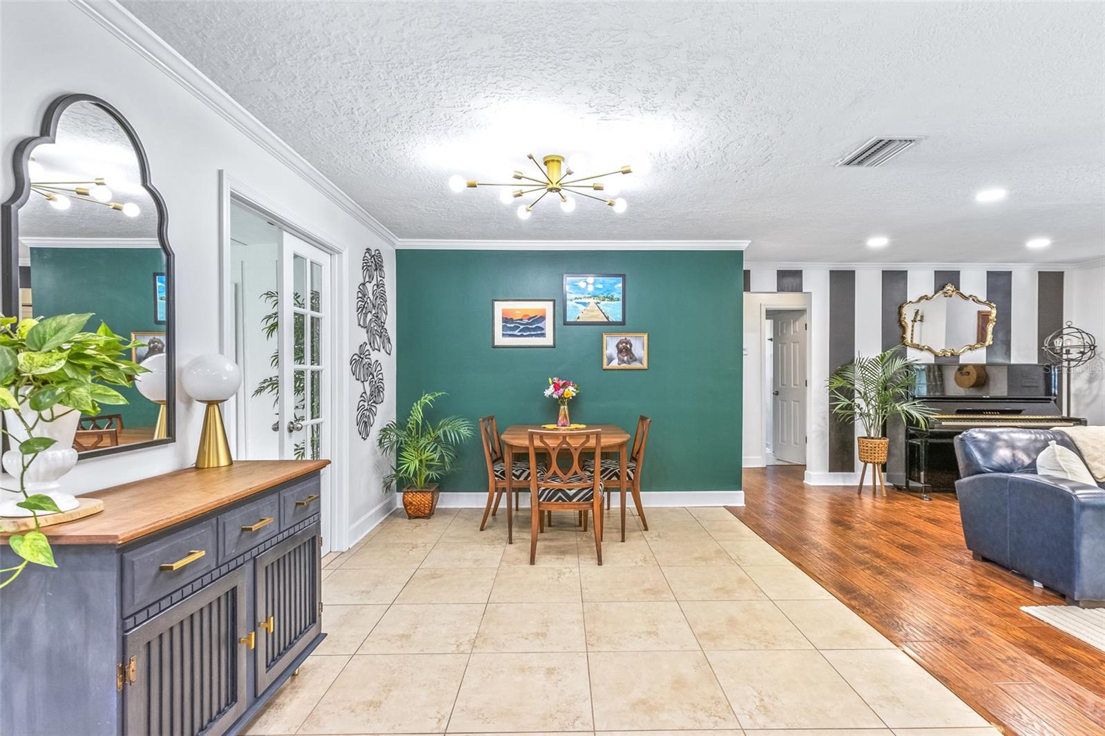 Image 18 of 41 For 887 Sugar House Court