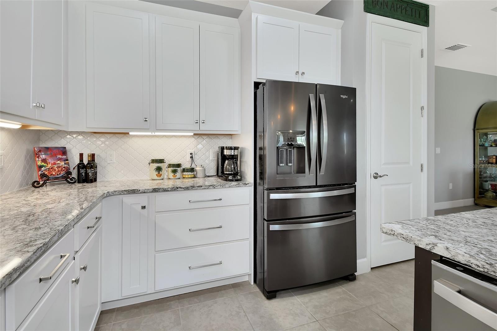 Image 14 of 56 For 1070 Victoria Hills Drive S