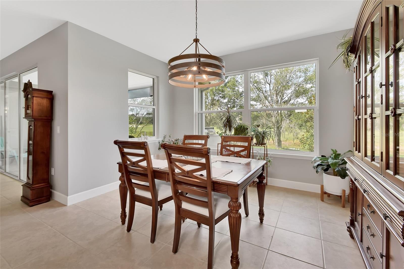 Image 15 of 56 For 1070 Victoria Hills Drive S