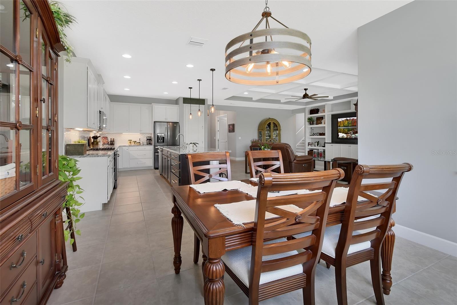 Image 16 of 56 For 1070 Victoria Hills Drive S