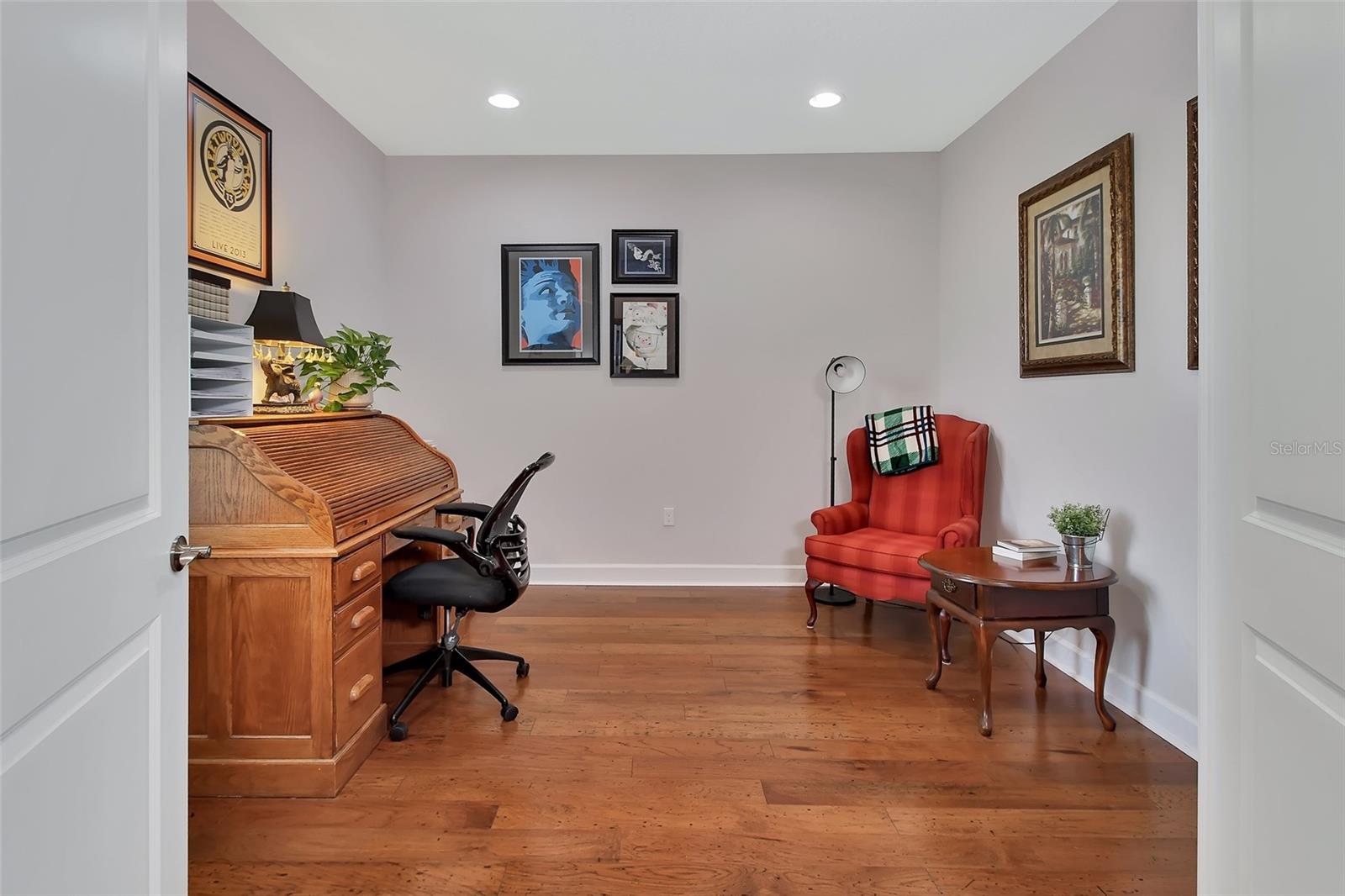 Image 17 of 56 For 1070 Victoria Hills Drive S