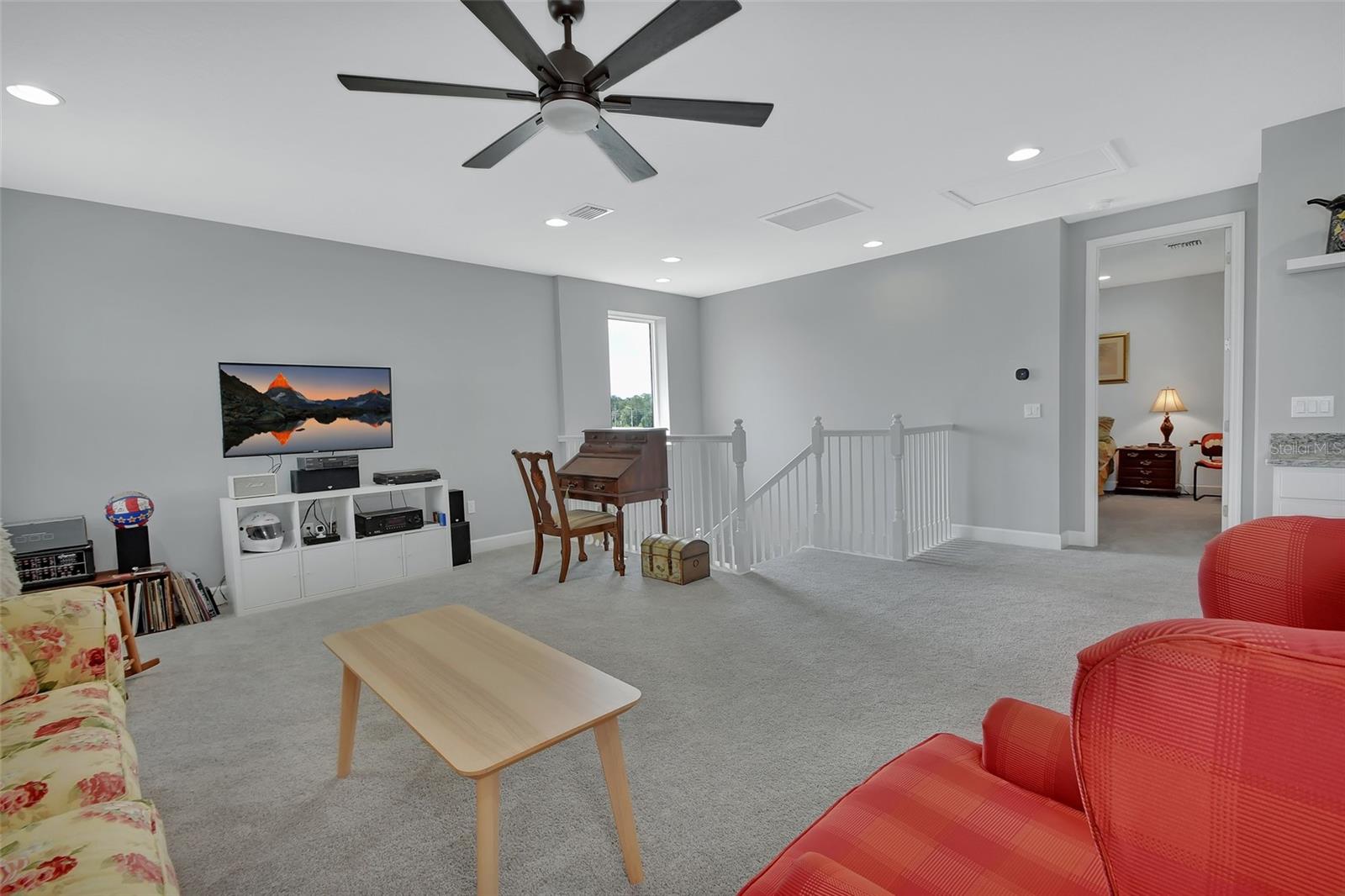 Image 36 of 56 For 1070 Victoria Hills Drive S