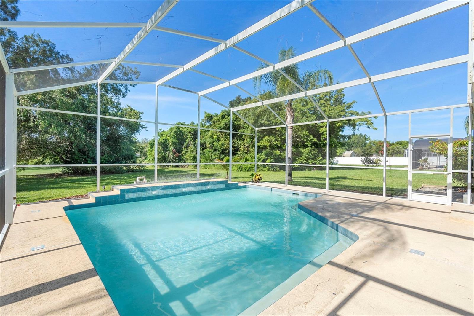 Image 36 of 46 For 380 Glen Abbey Lane