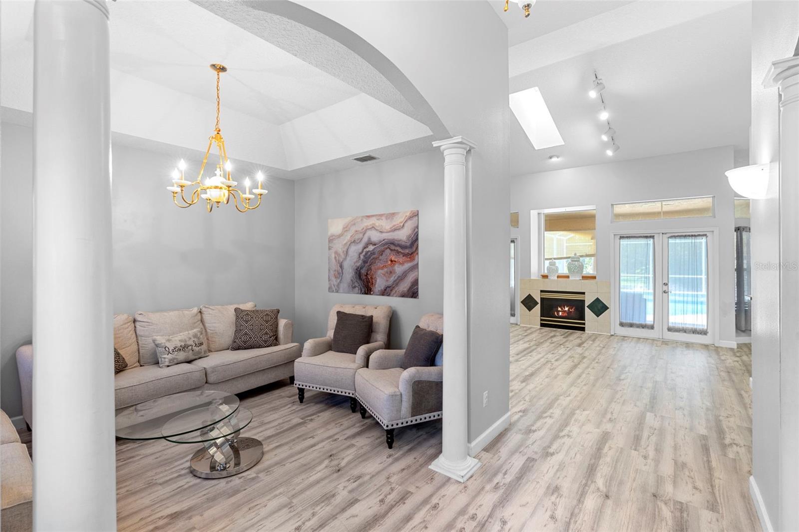 Image 42 of 46 For 380 Glen Abbey Lane