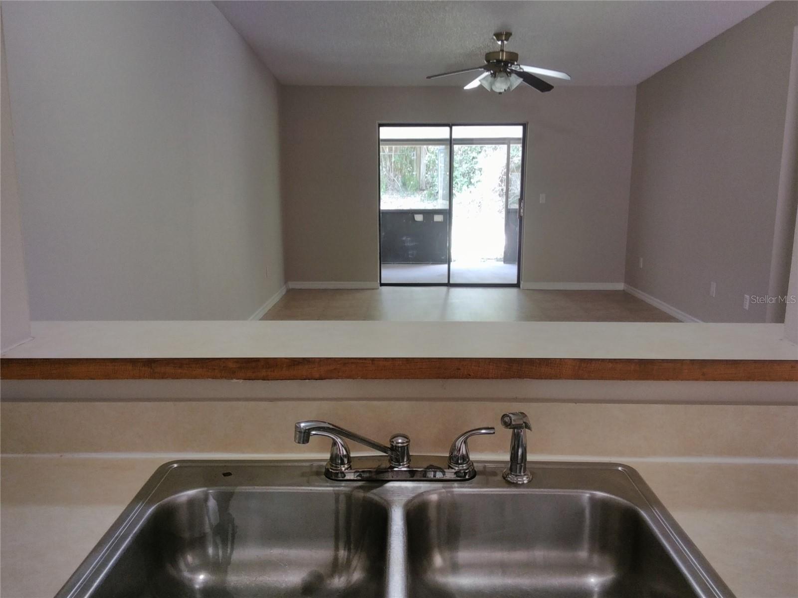 Image 7 of 26 For 717 Wright Court
