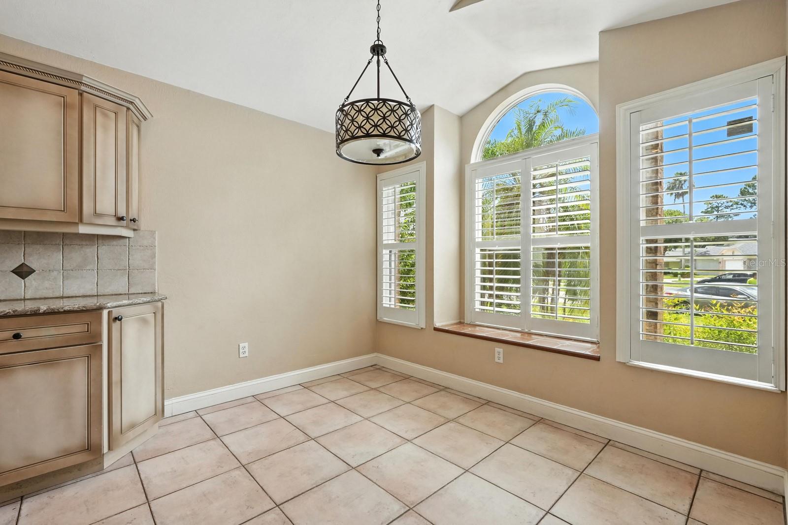 Image 10 of 45 For 923 Ashmeade Court