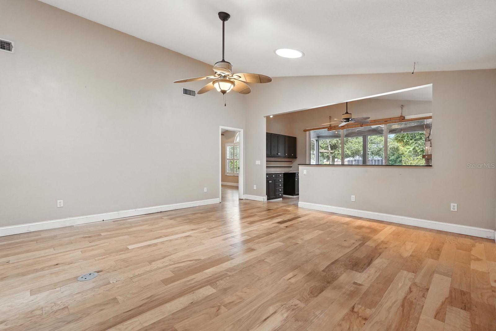 Image 15 of 45 For 923 Ashmeade Court