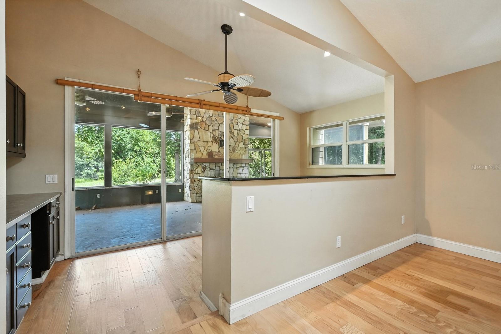 Image 16 of 45 For 923 Ashmeade Court