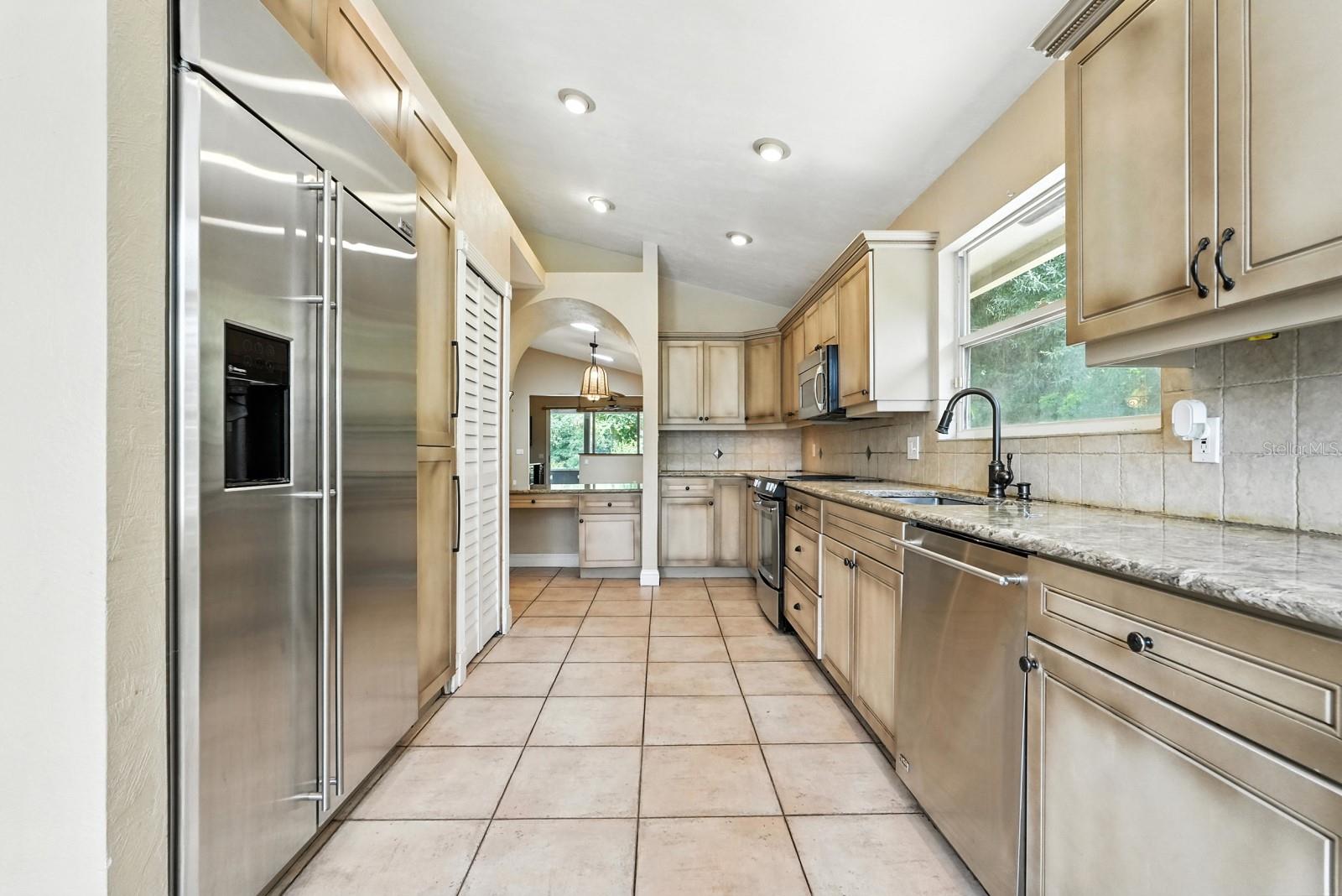 Image 6 of 45 For 923 Ashmeade Court